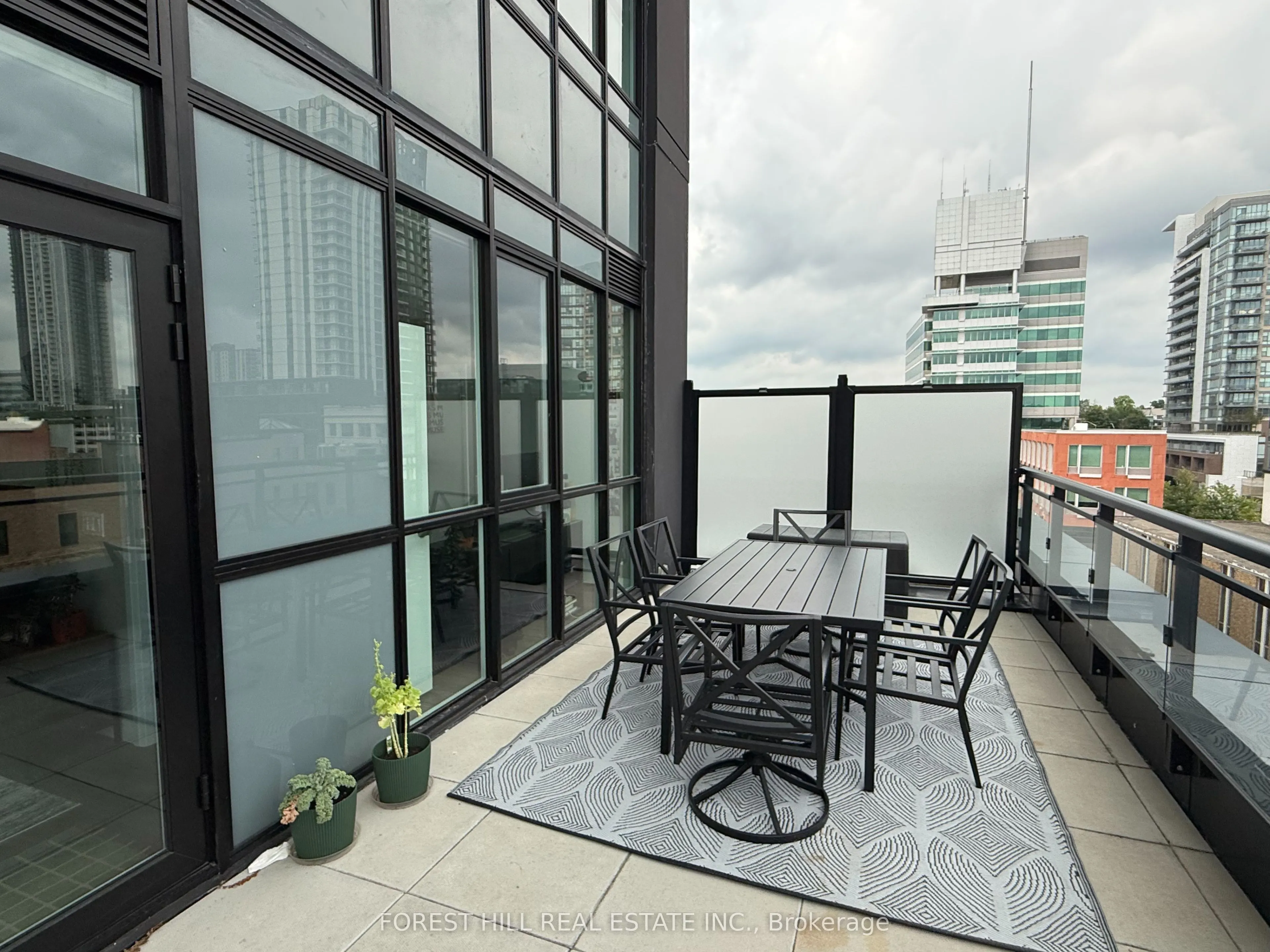 60 Charles Street W #602