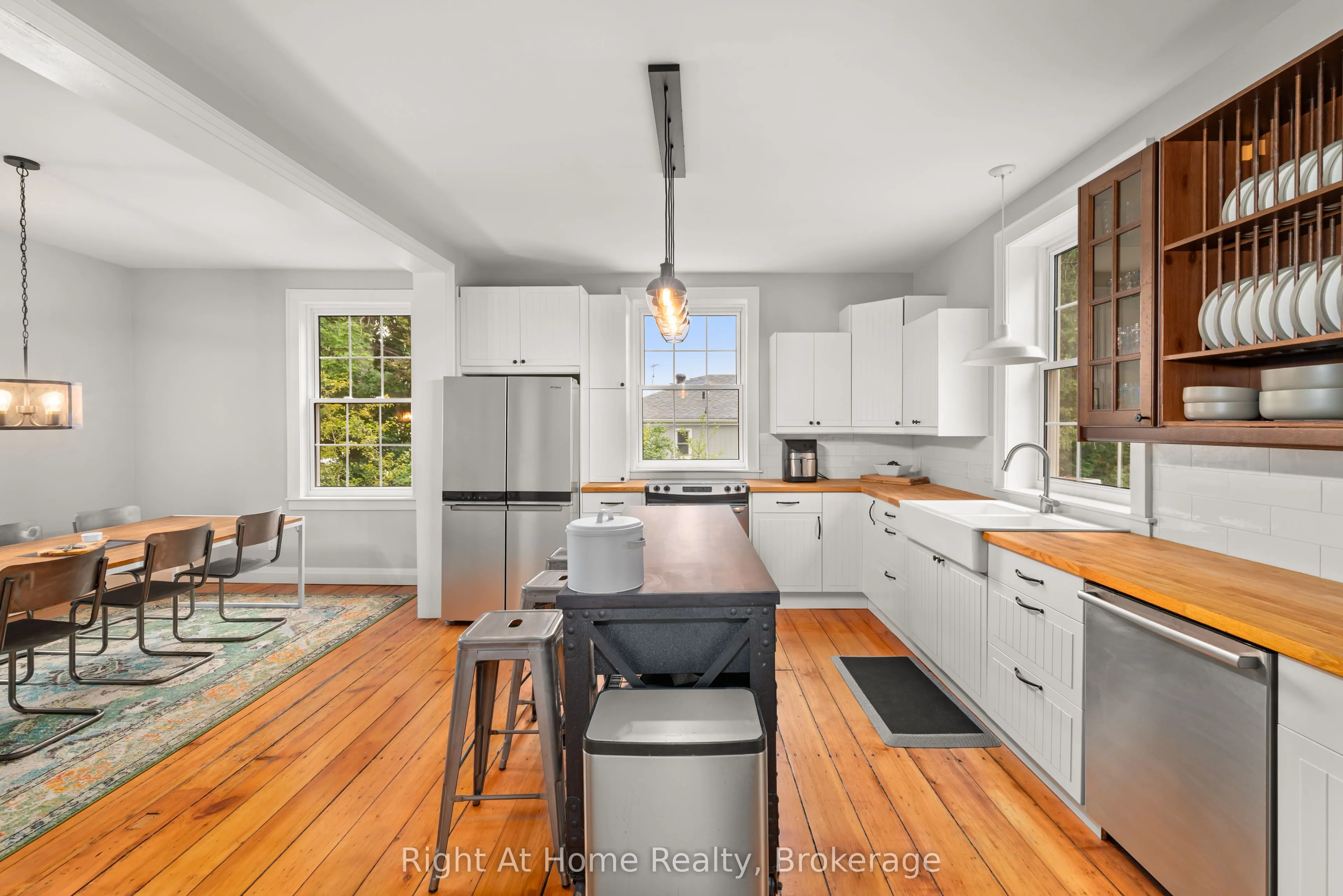 88 King Street E