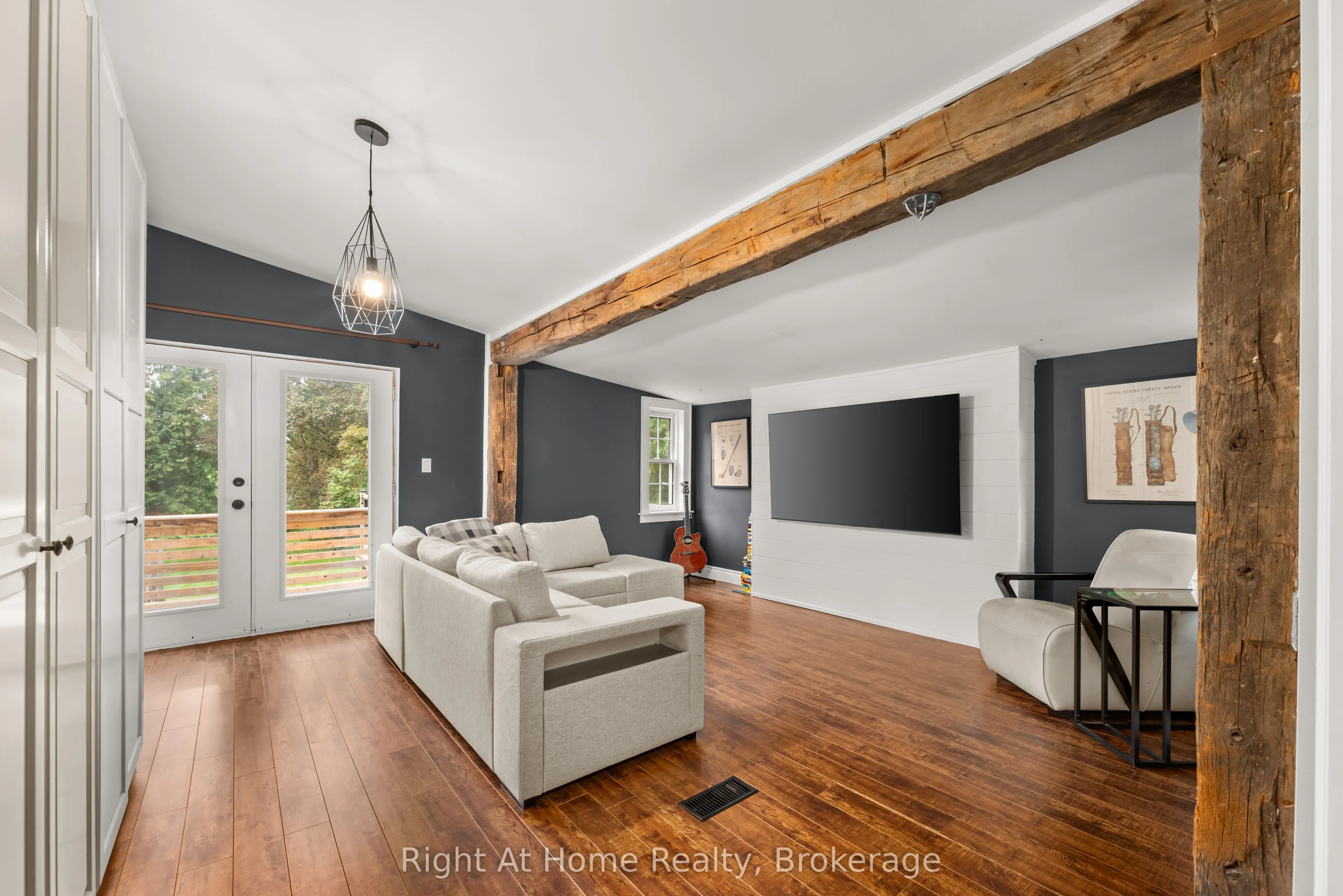 88 King Street E