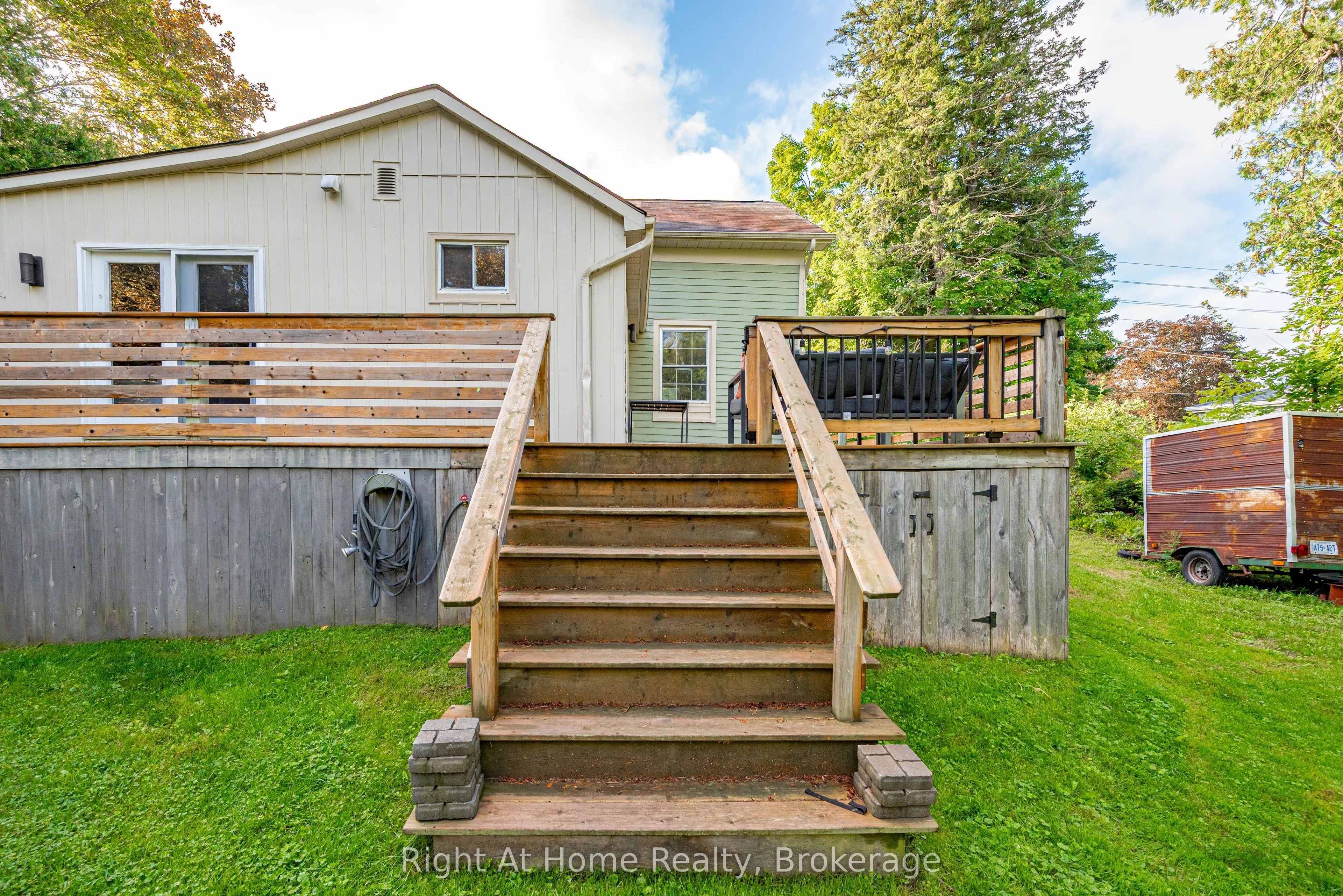 88 King Street E