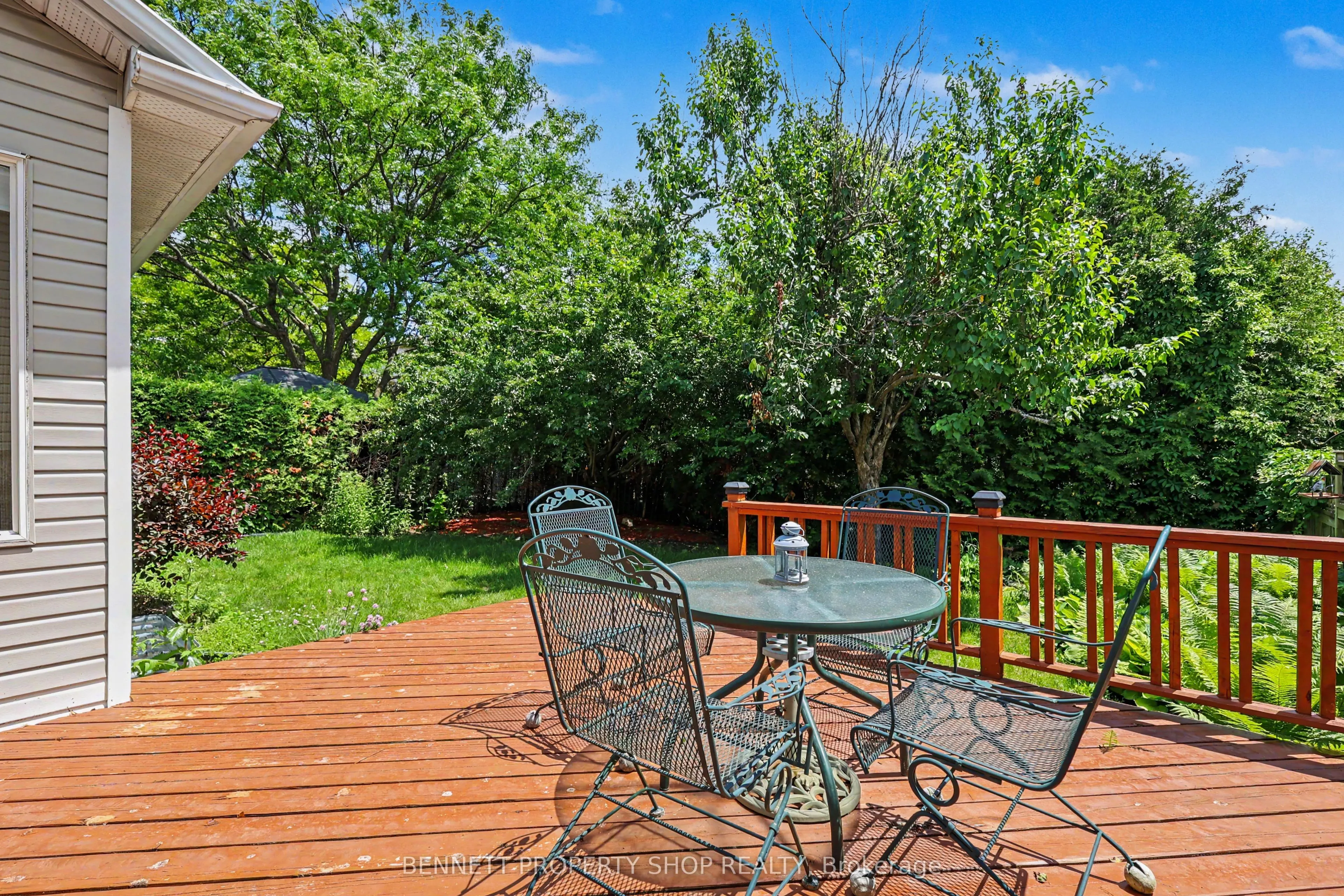 4 Burnstead Crescent