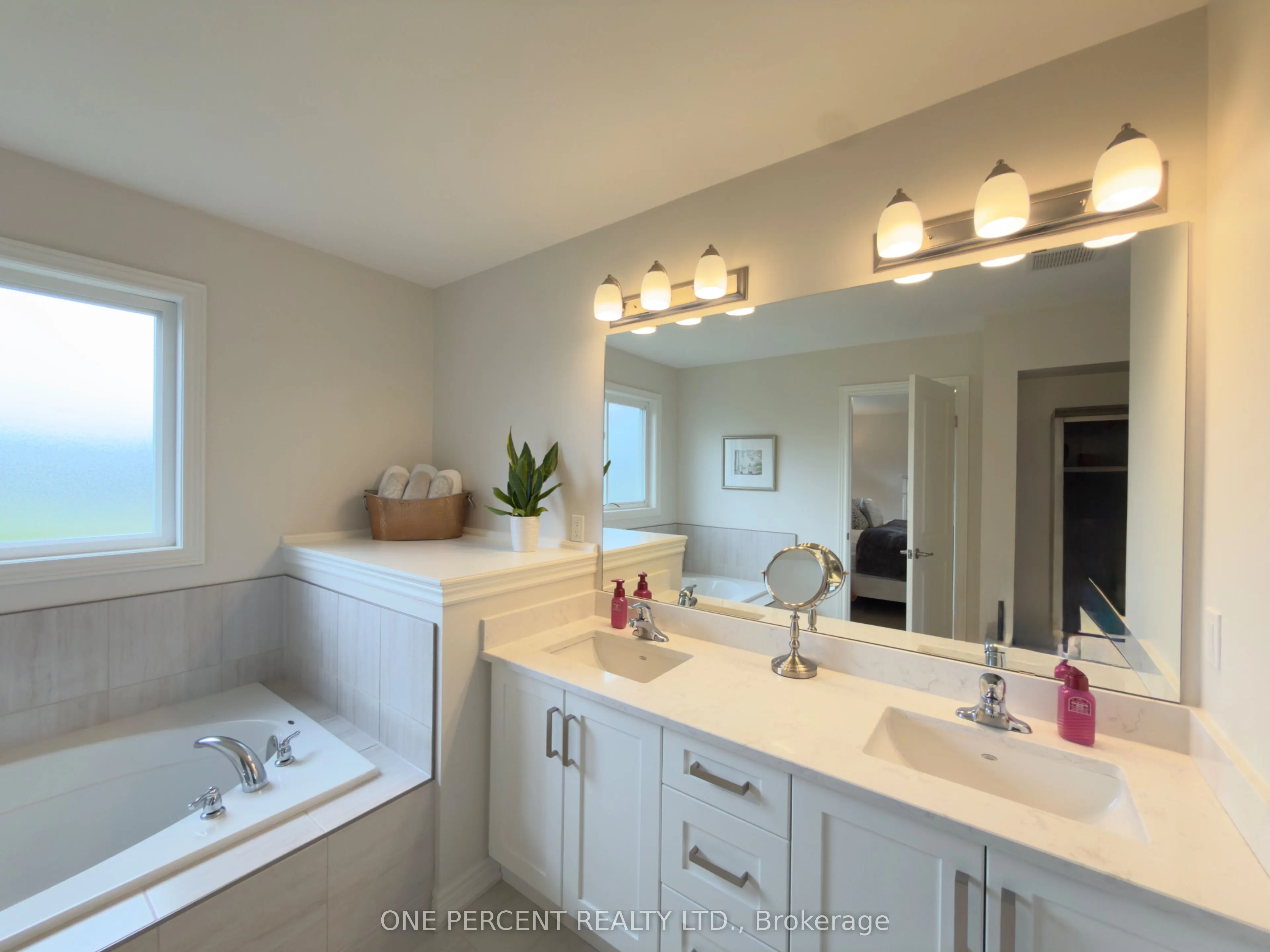 3606 Carolinia Court