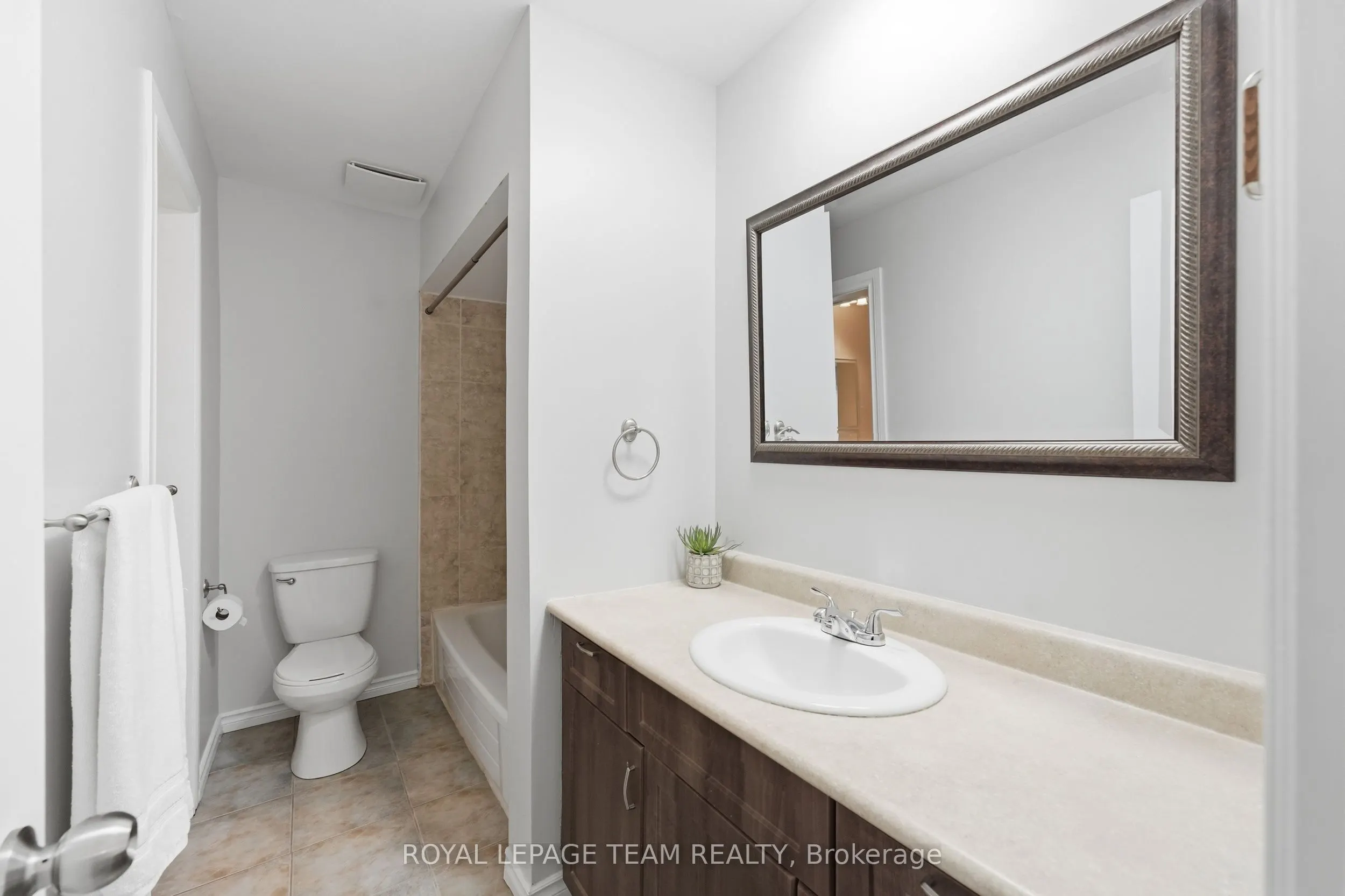 304 Valade Crescent #8