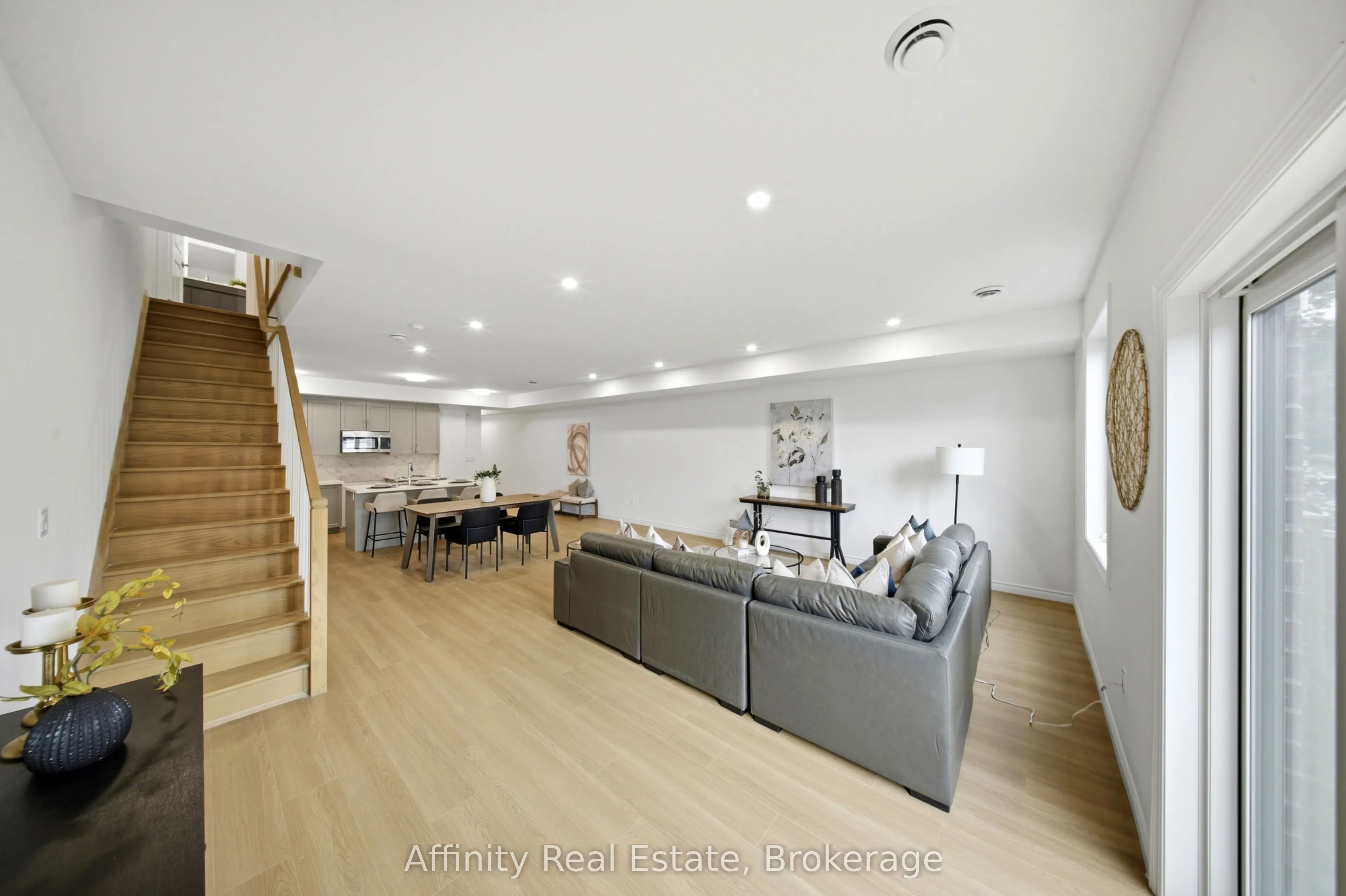 2 Slessor Boulevard #12