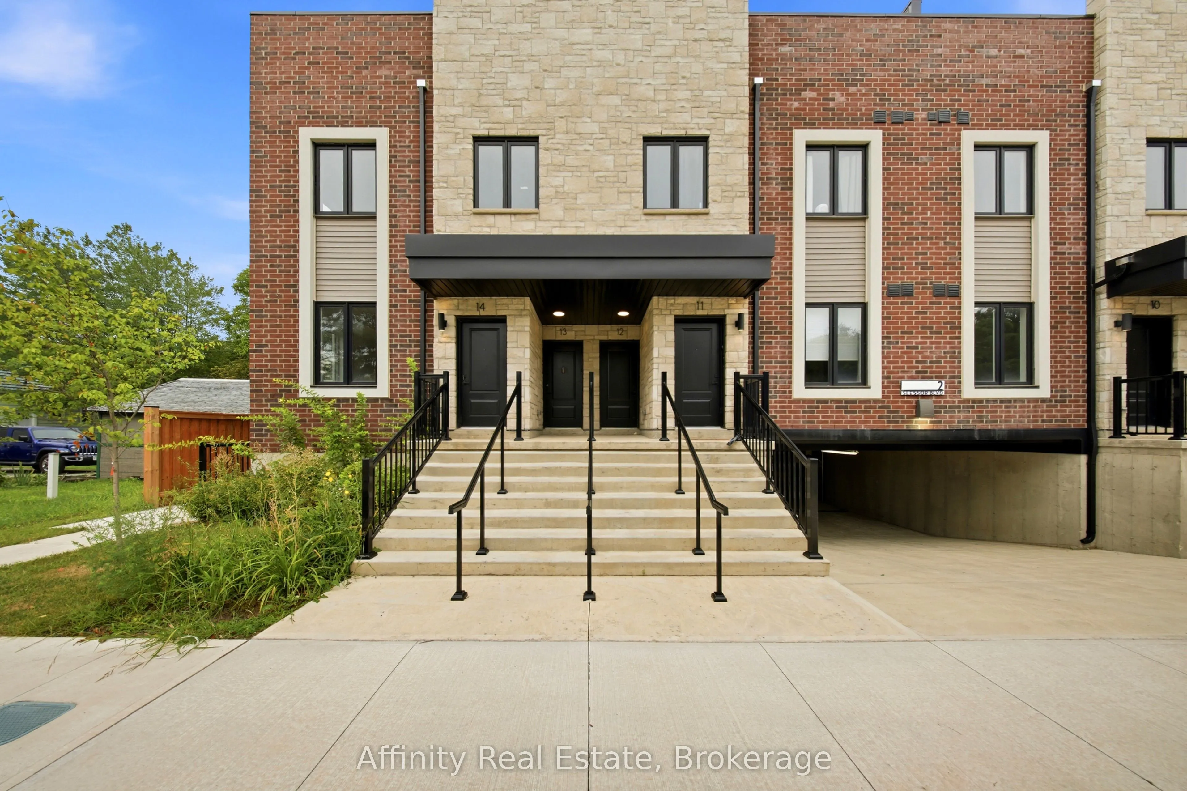 2 Slessor Boulevard #12