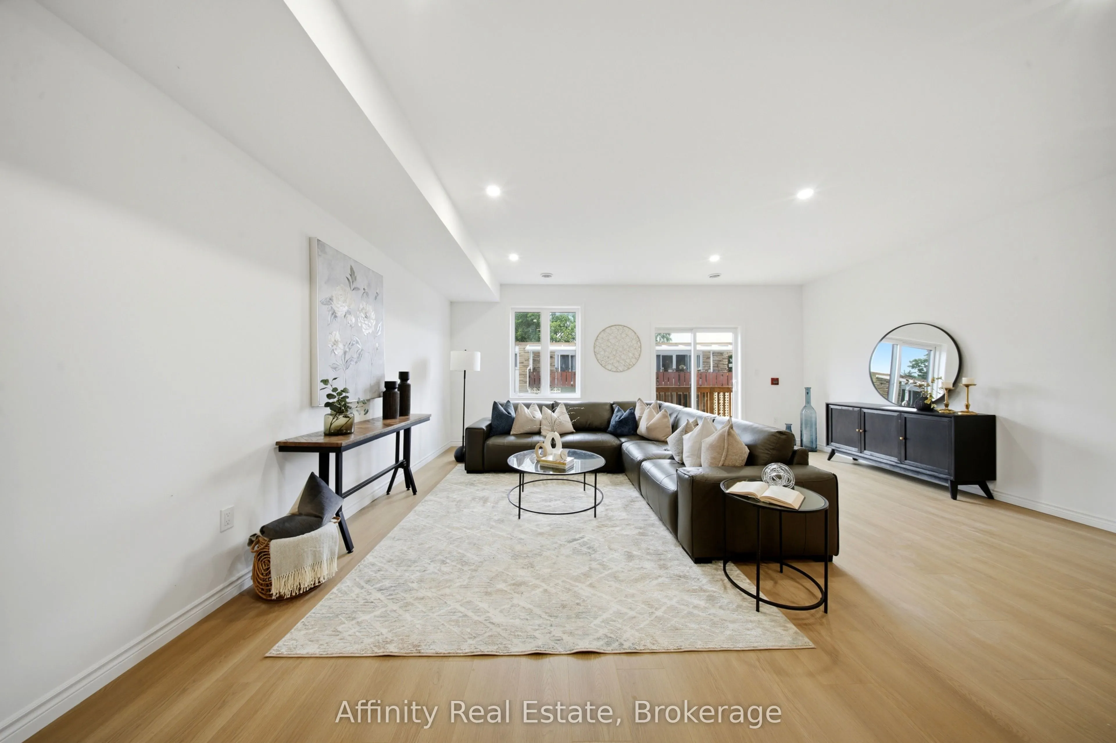 2 Slessor Boulevard #12