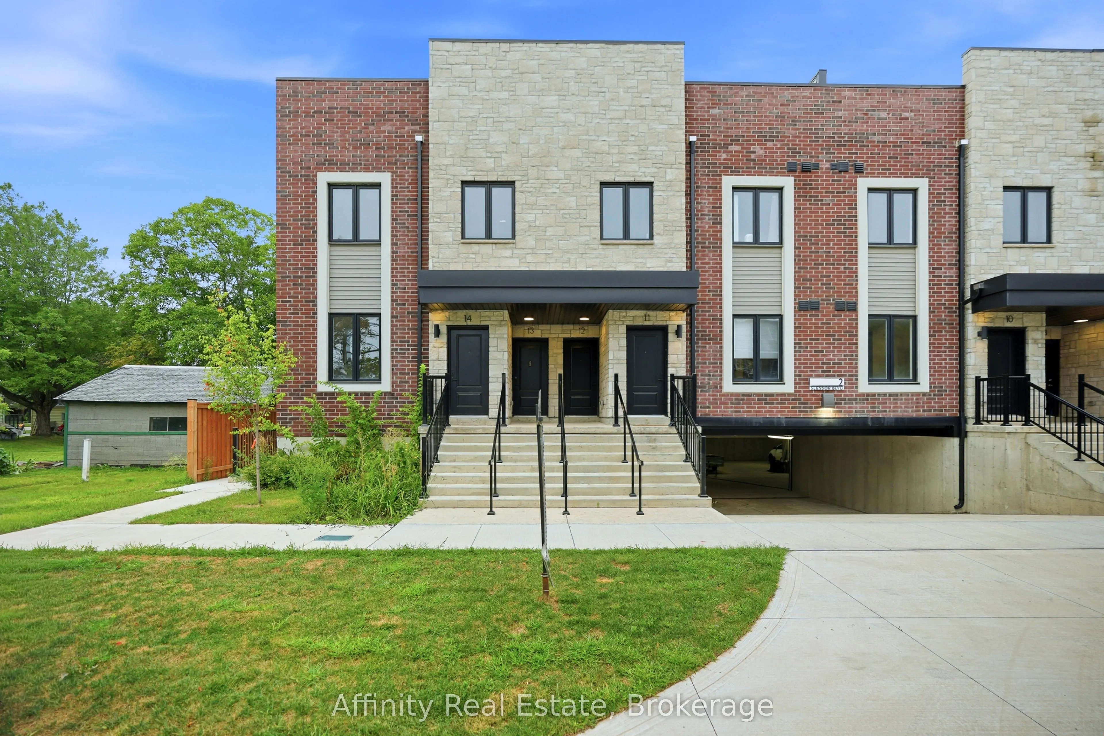2 Slessor Boulevard #12