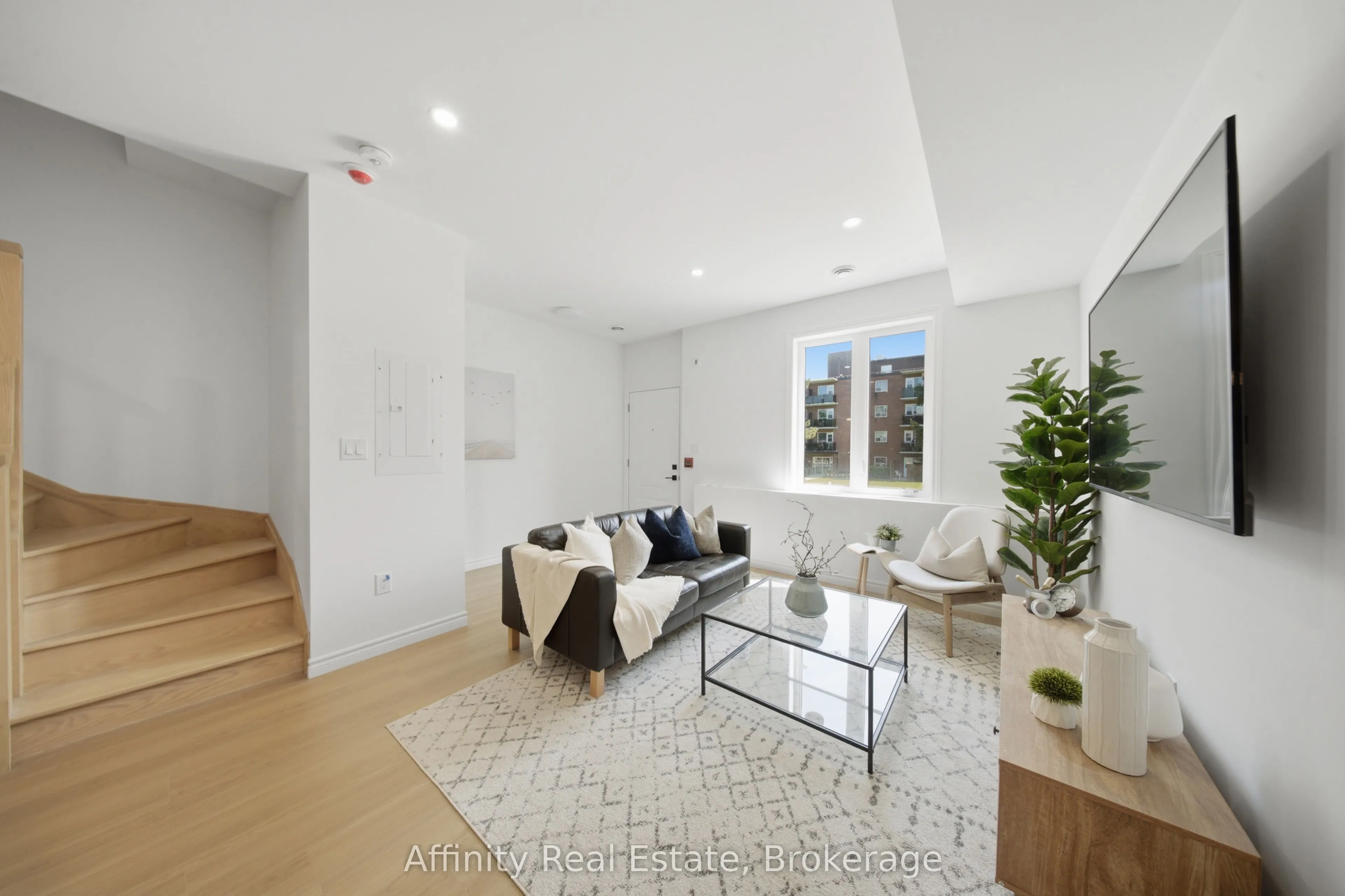 2 Slessor Boulevard #10
