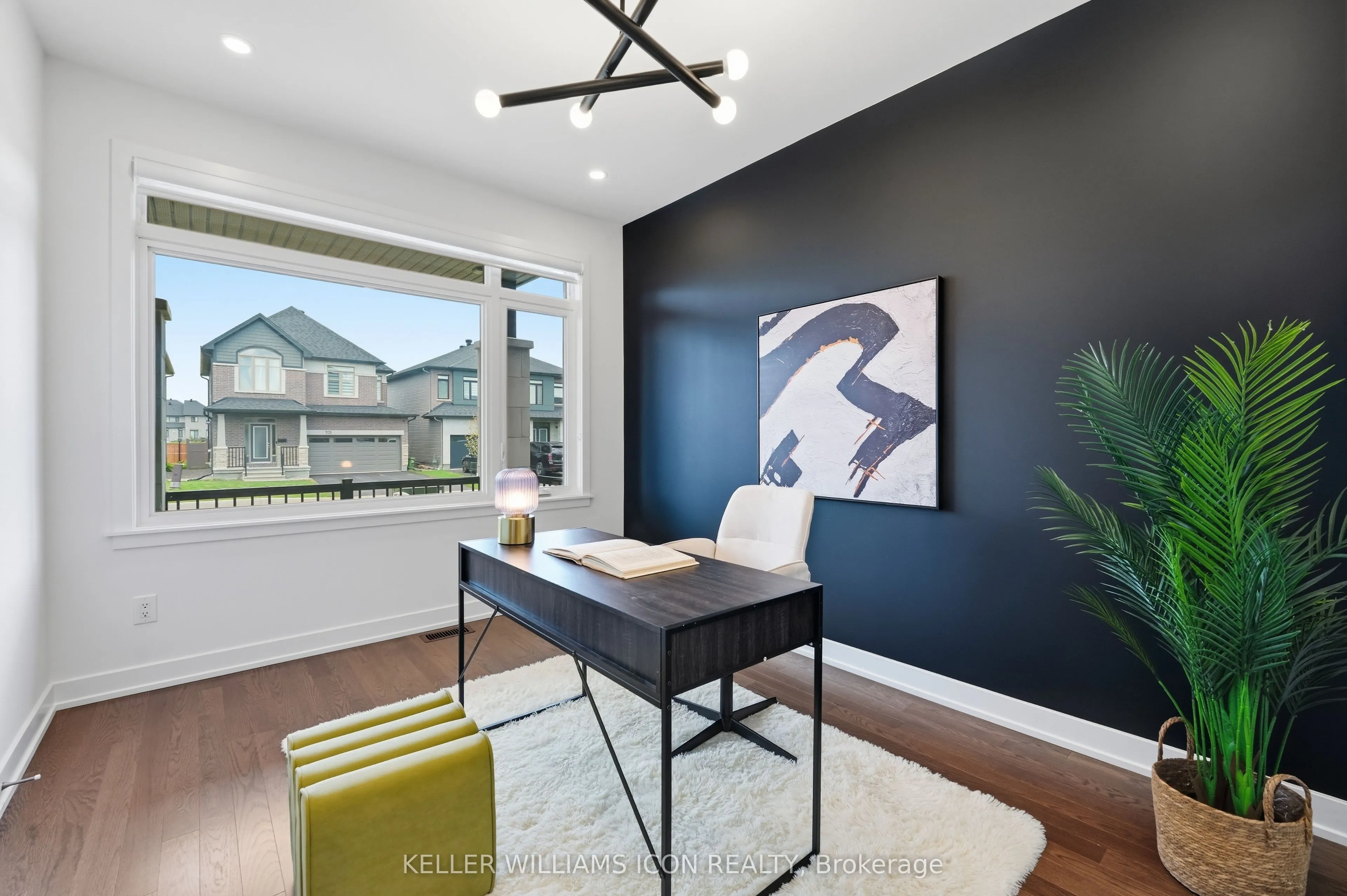 702 Rosales Ridge