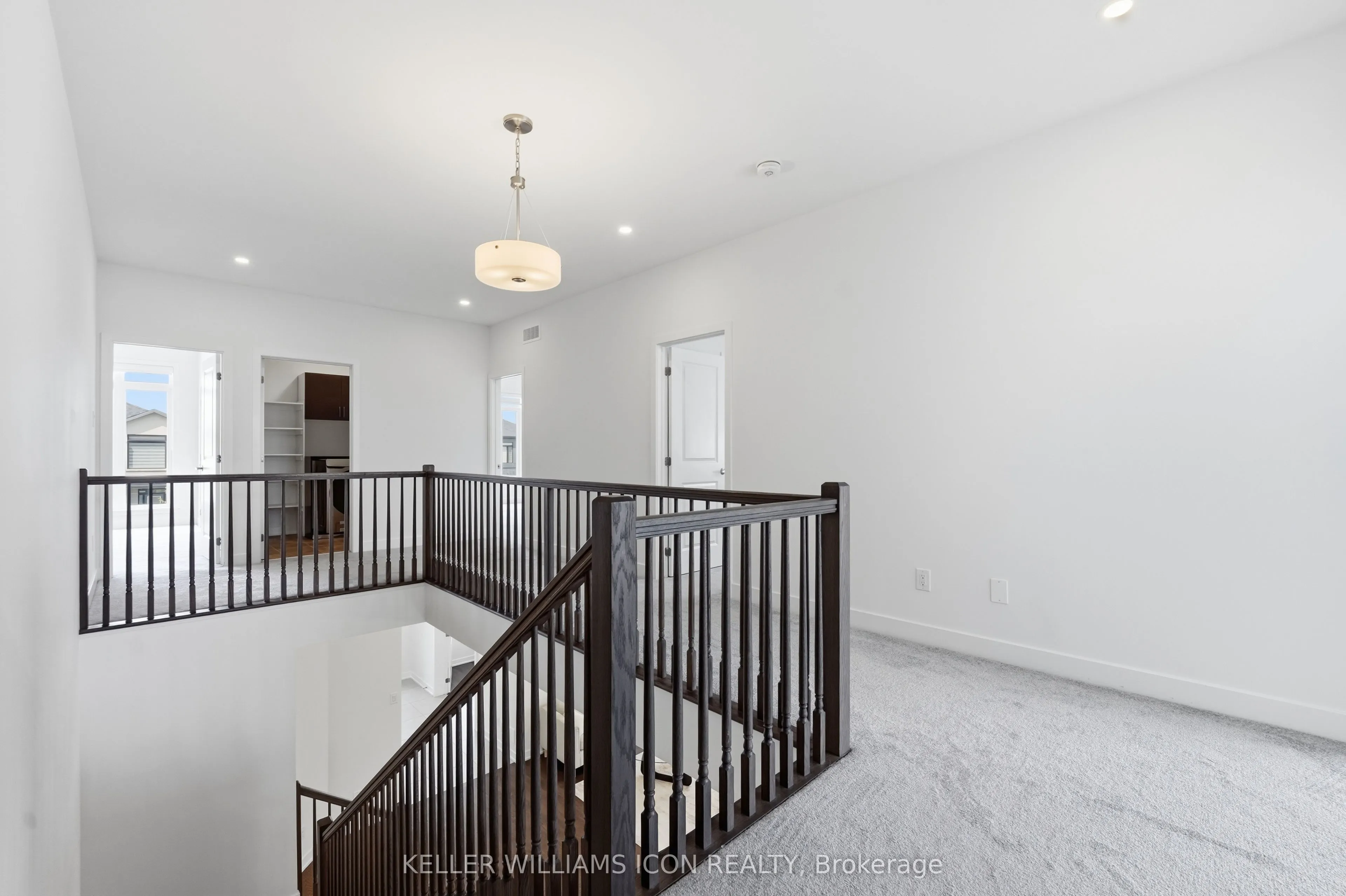 702 Rosales Ridge