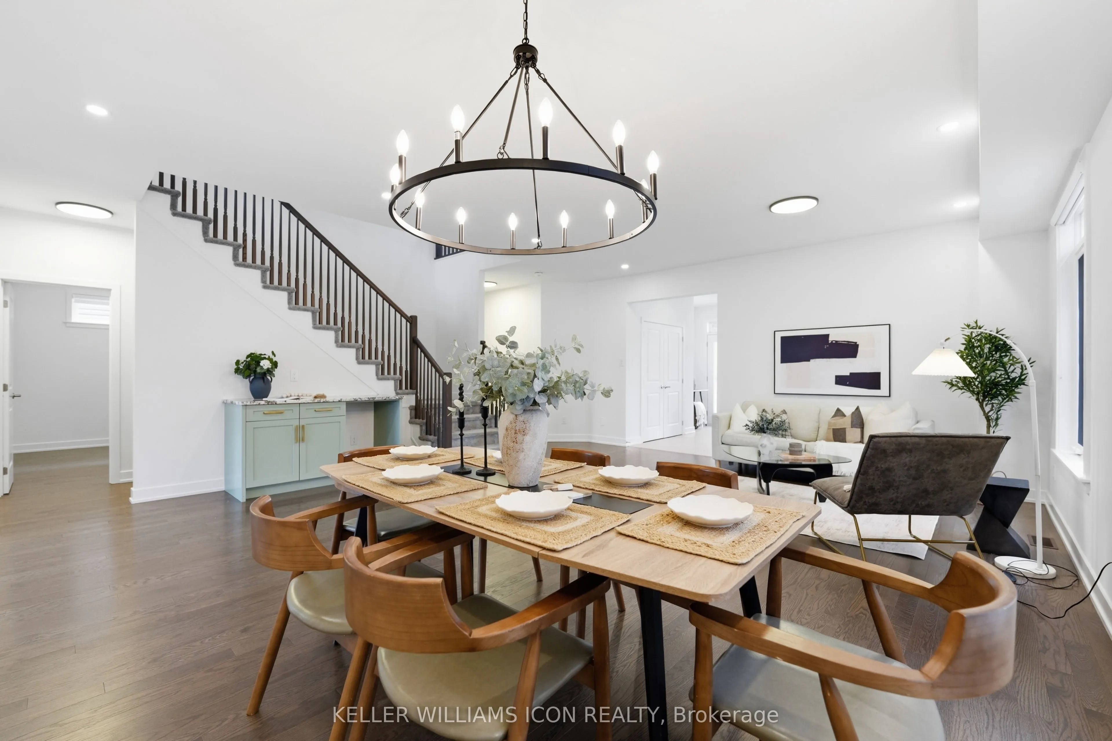 702 Rosales Ridge