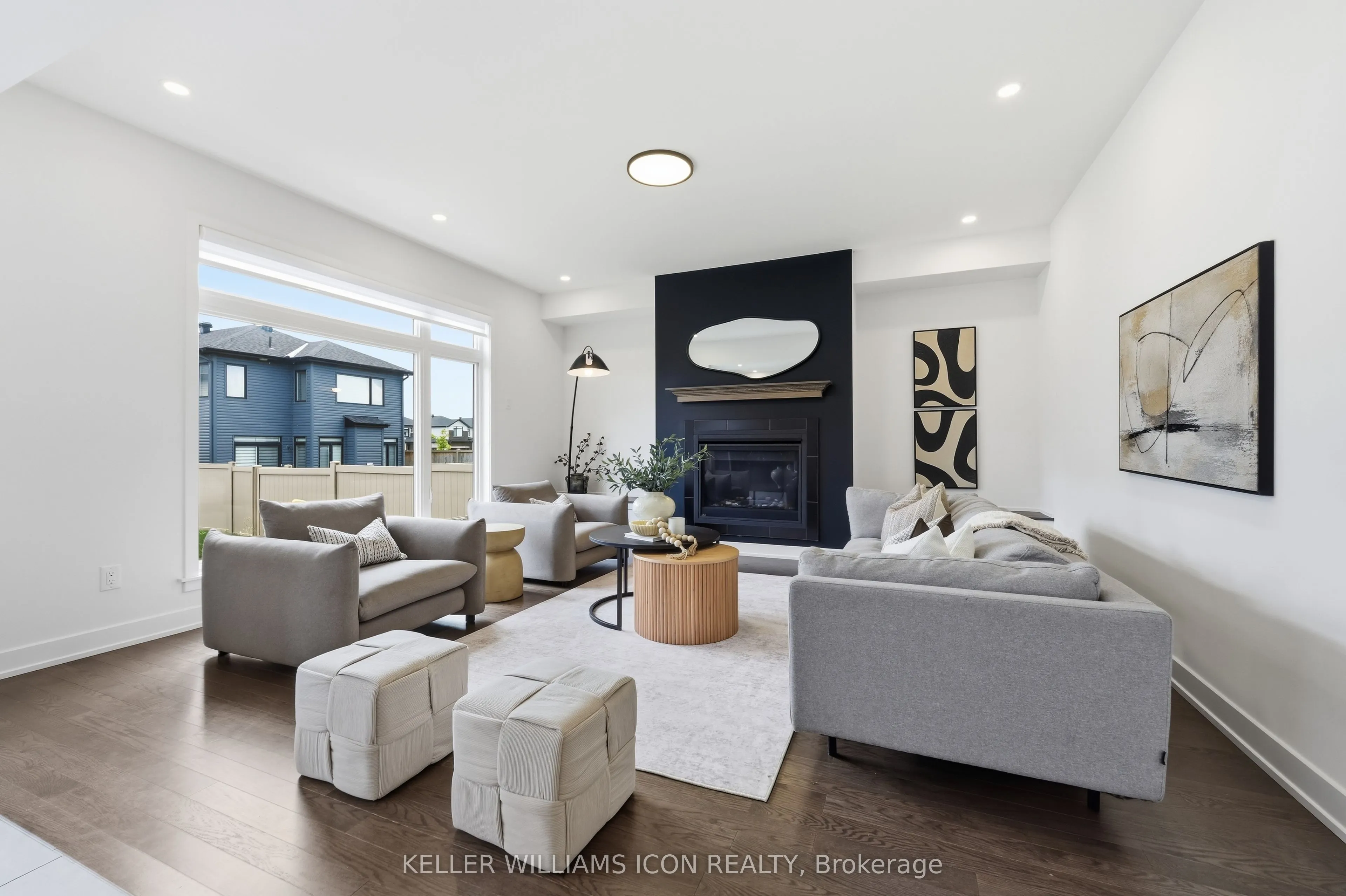 702 Rosales Ridge