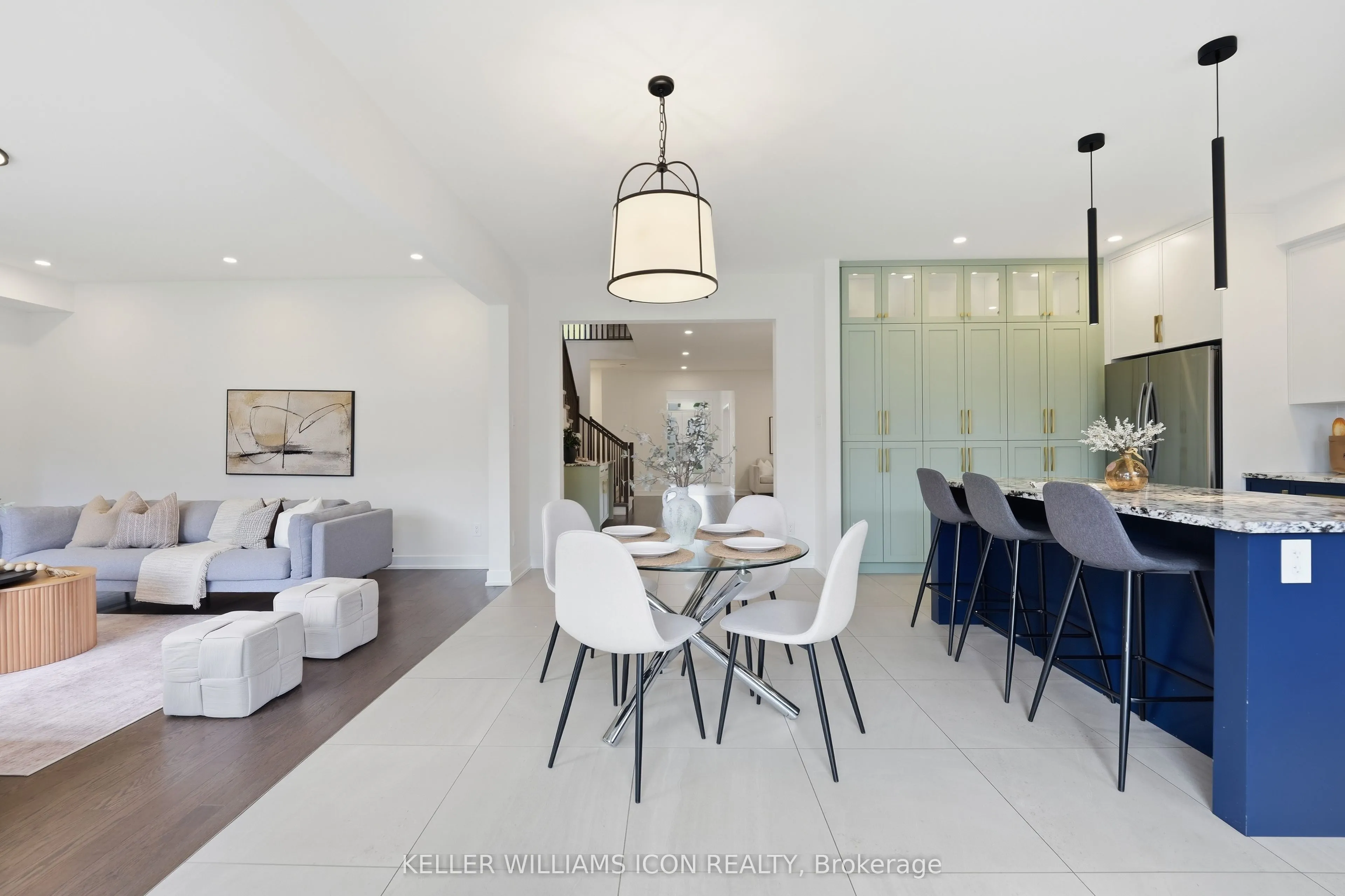 702 Rosales Ridge
