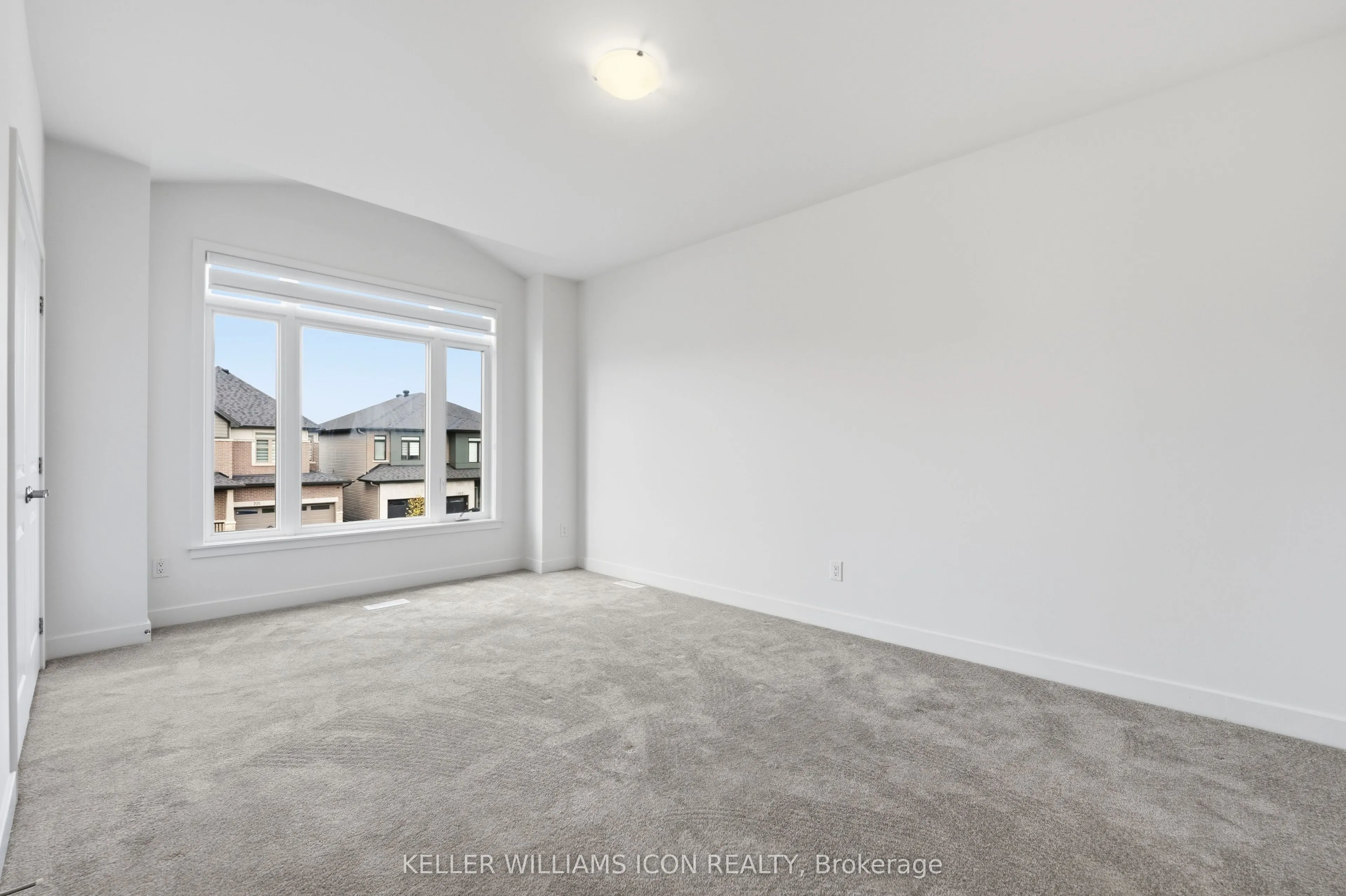 702 Rosales Ridge