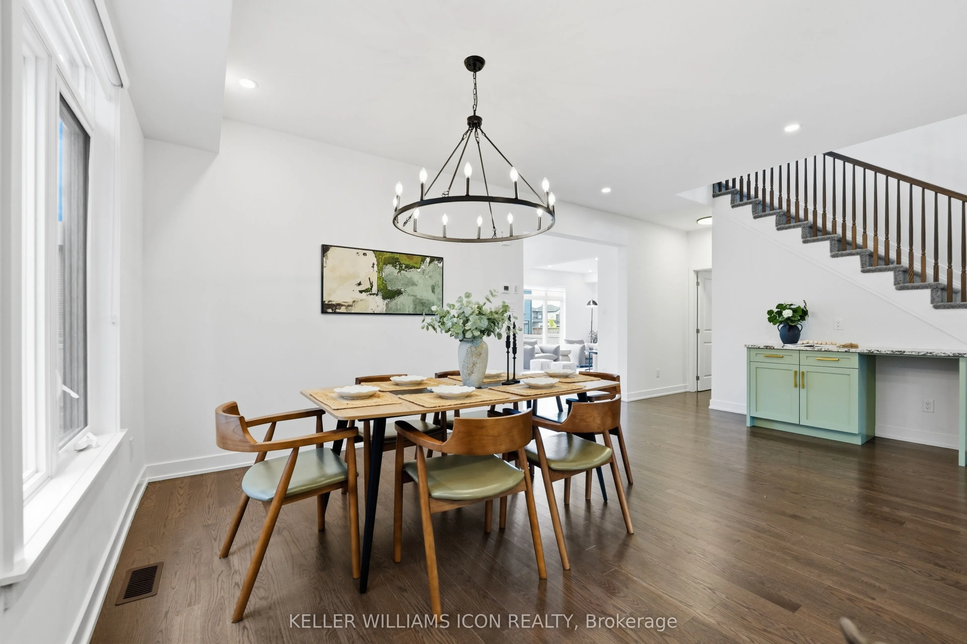 702 Rosales Ridge