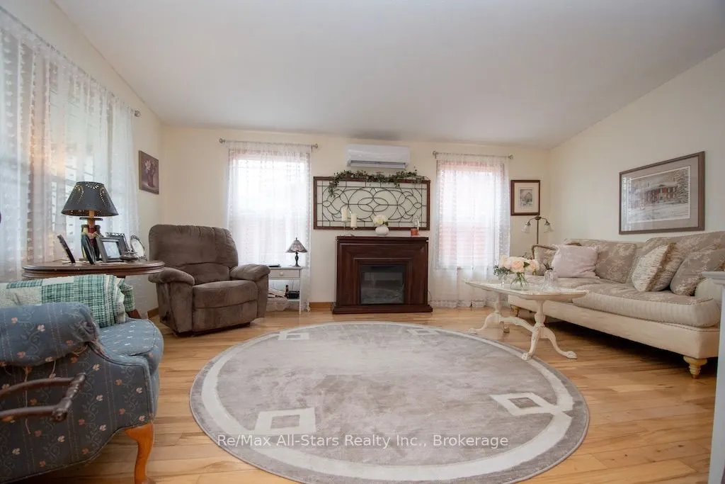 51 Creekside Circle