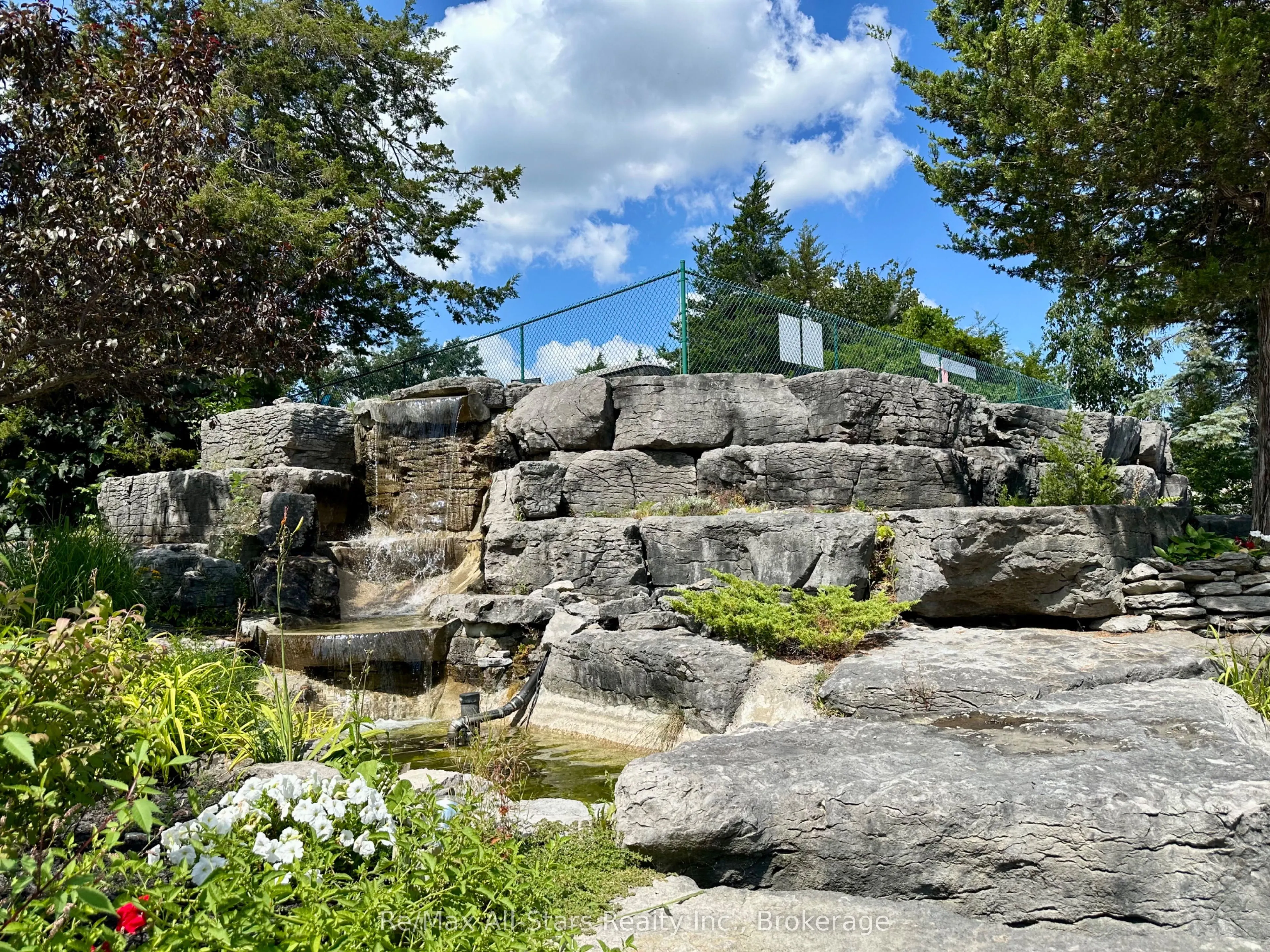 3 Governors Drive