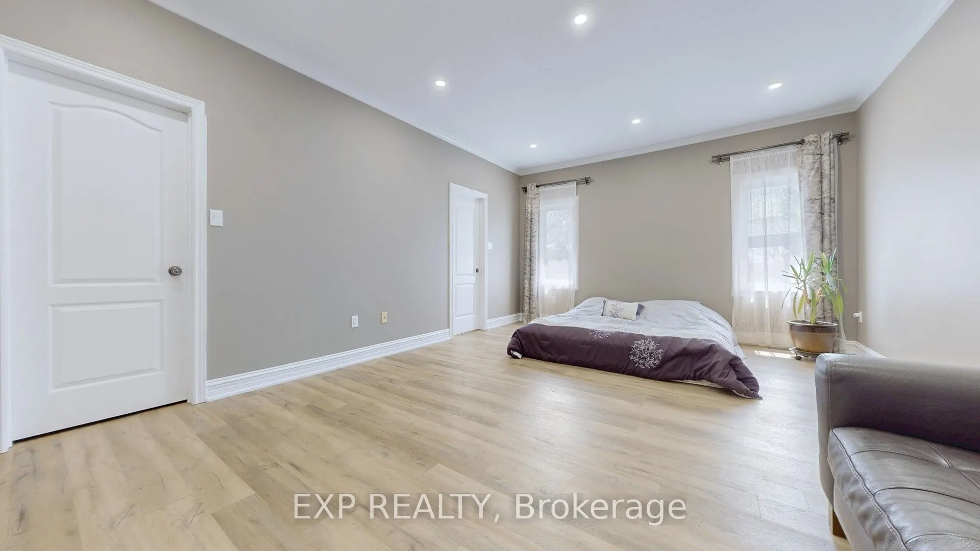 42 Somerville Crescent