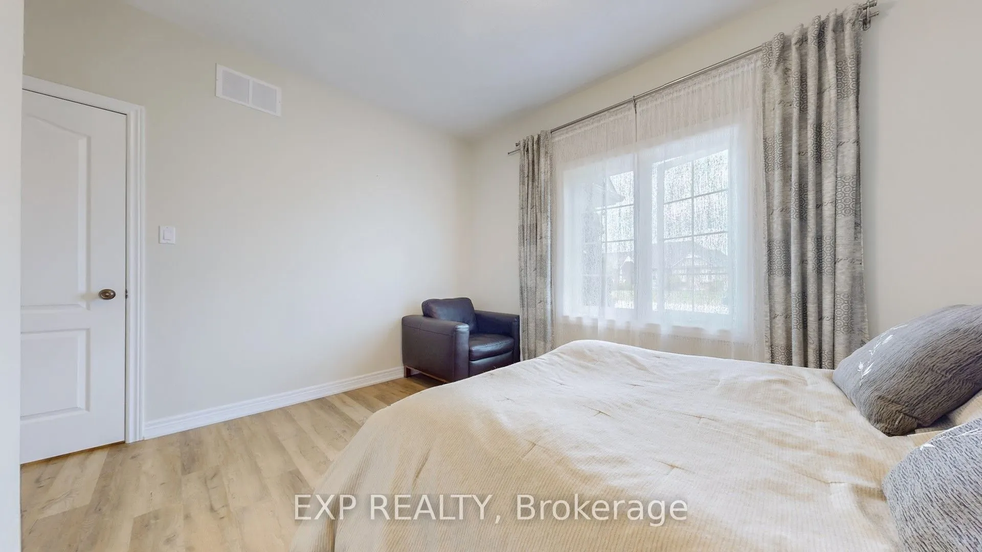 42 Somerville Crescent