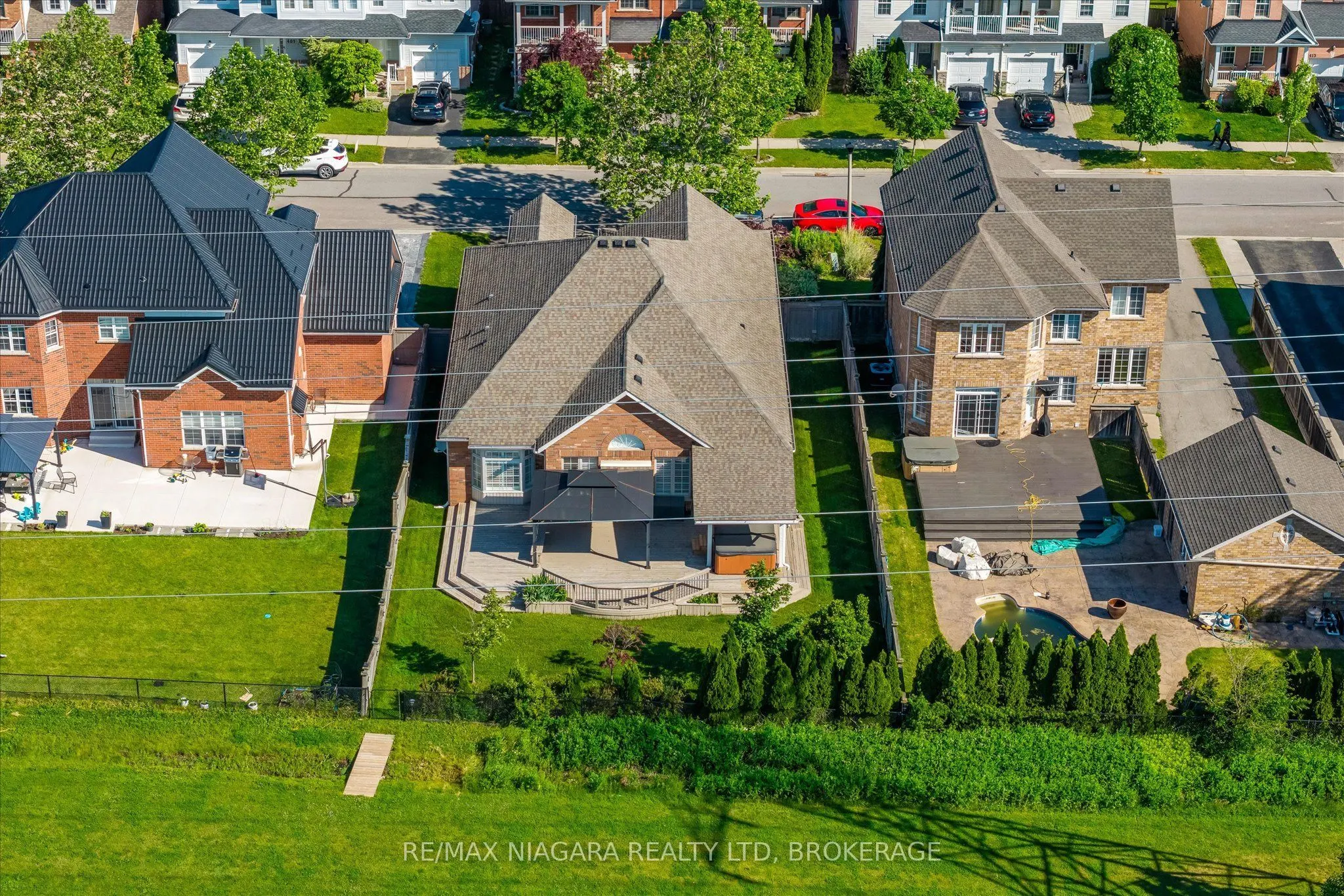 404 Wright Crescent