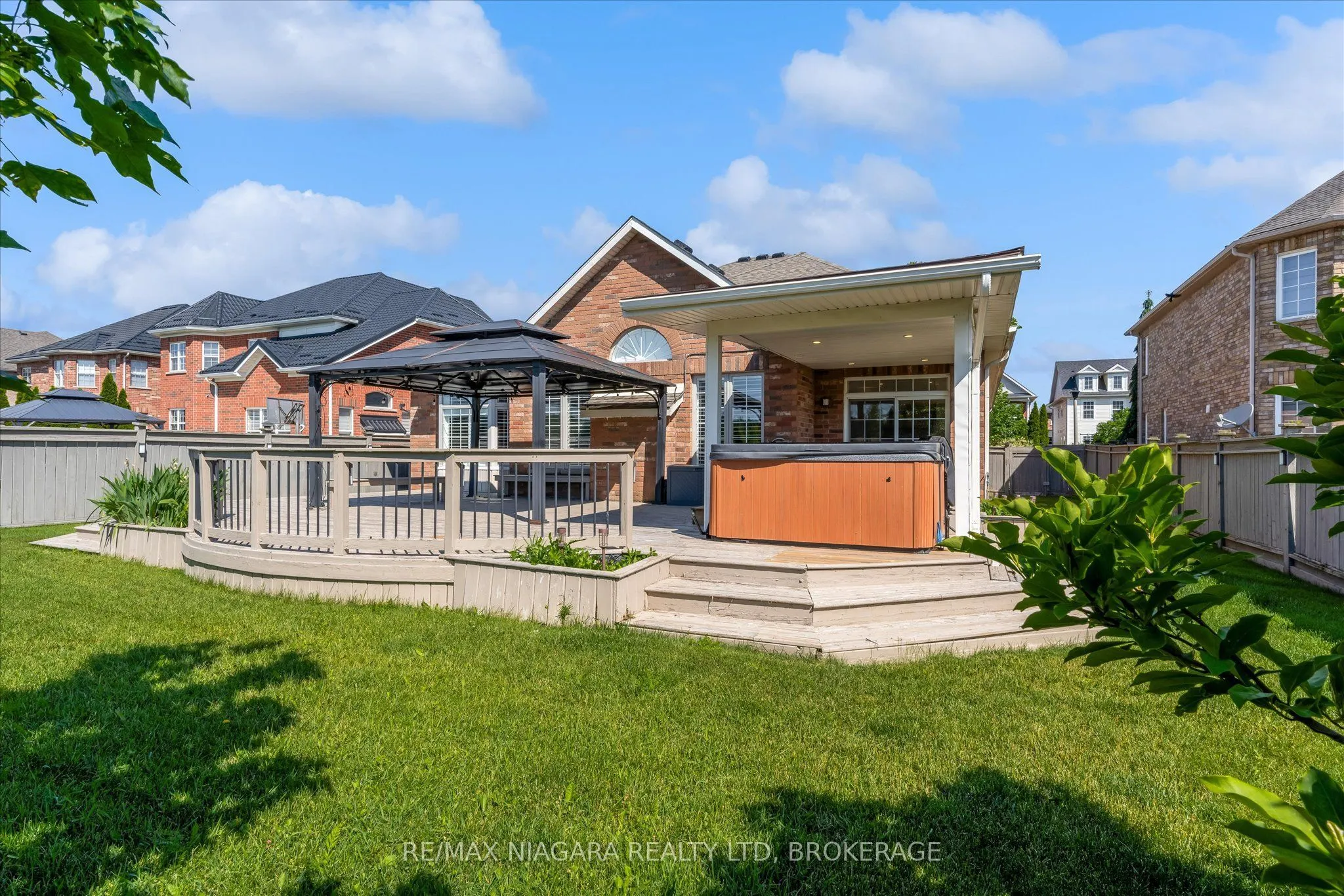 404 Wright Crescent