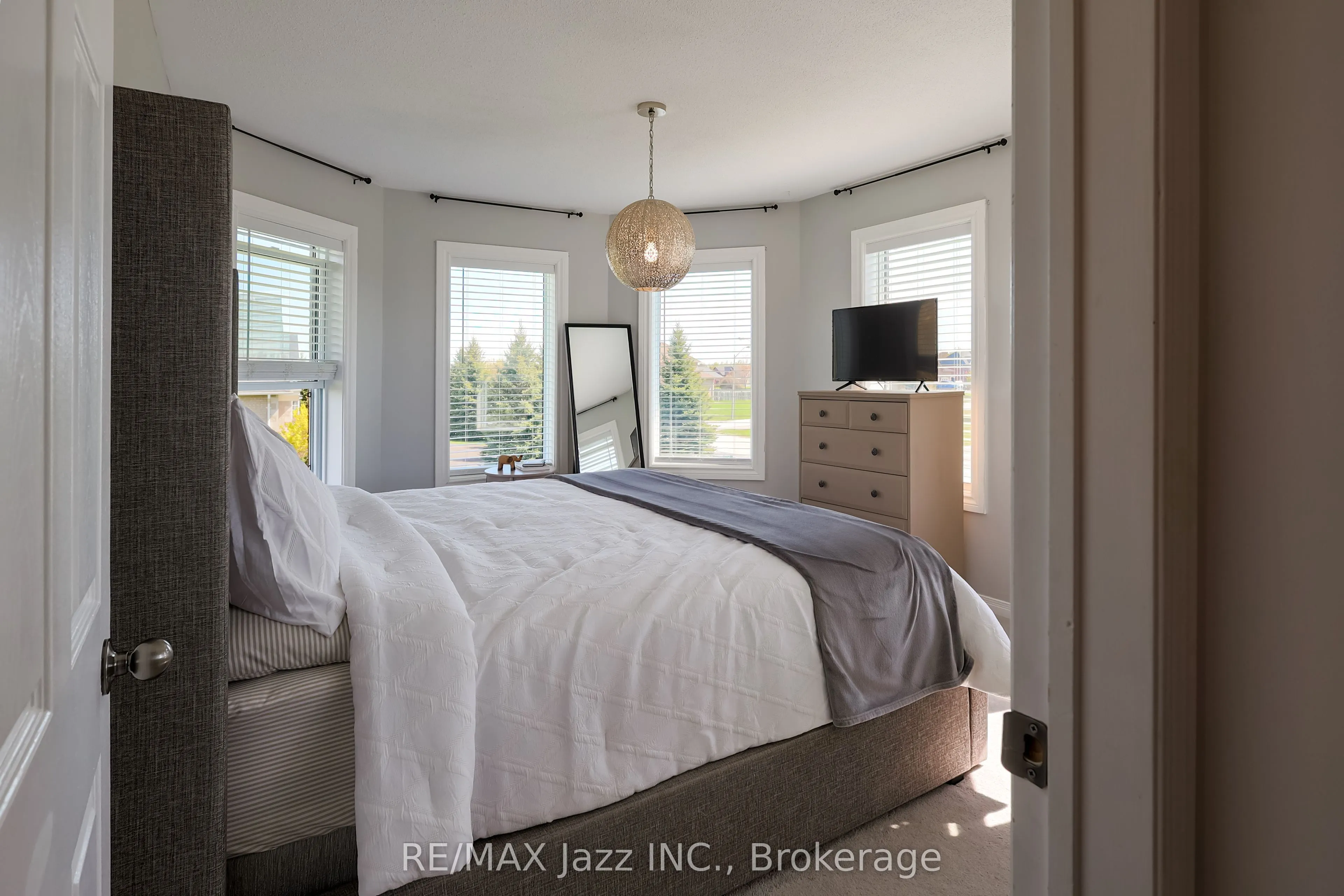 29 Songbird Crescent