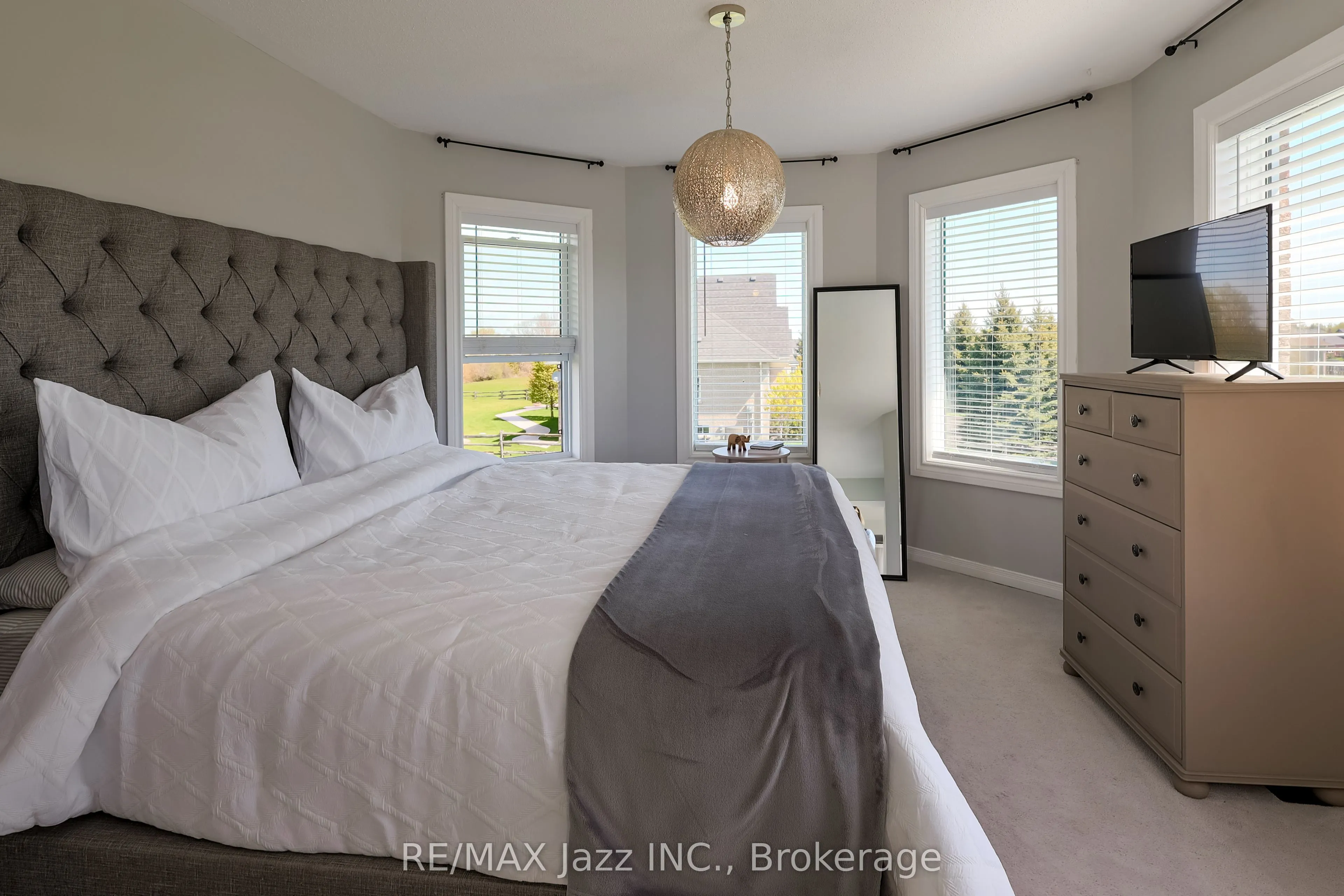 29 Songbird Crescent