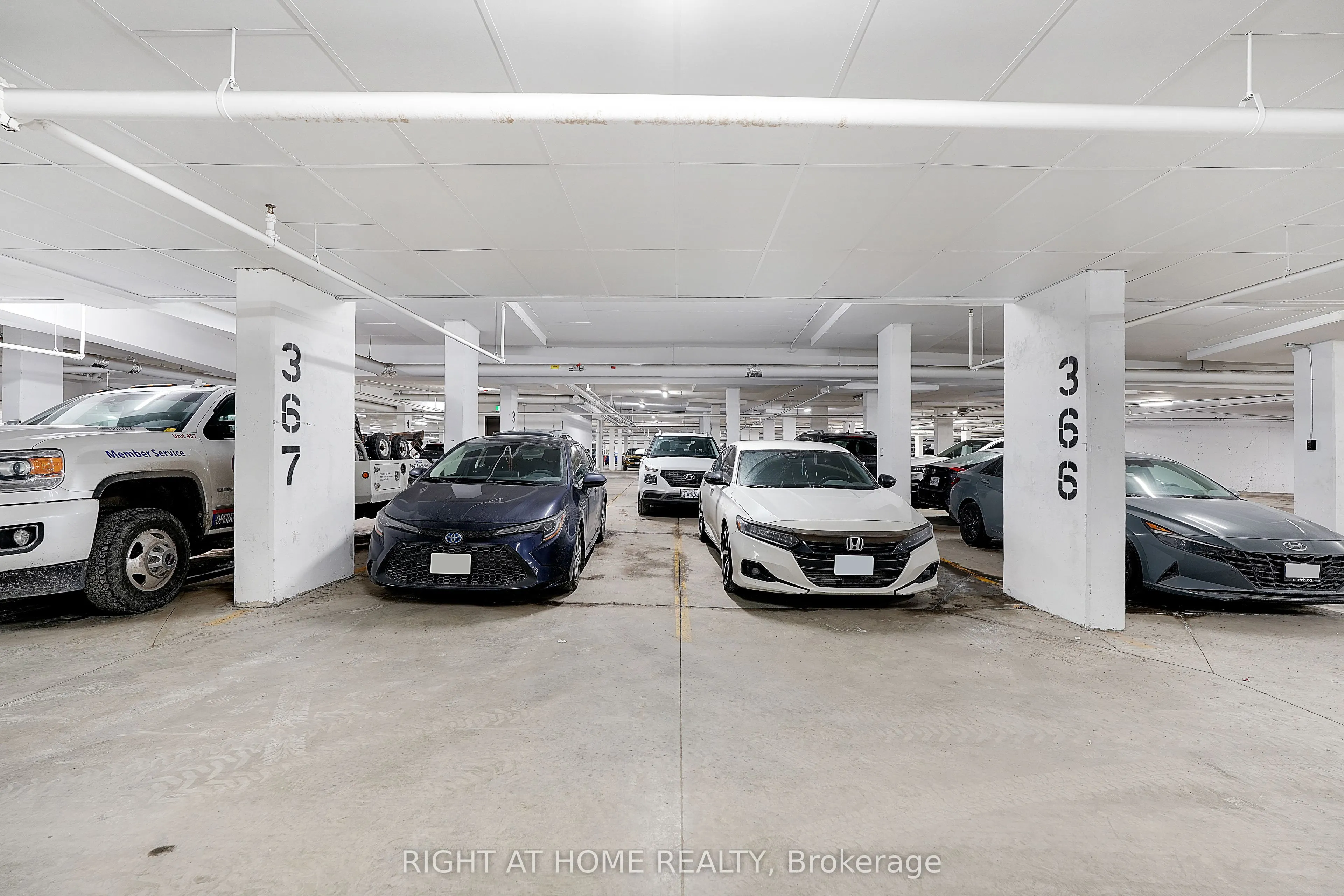 460 Dundas Street E #905