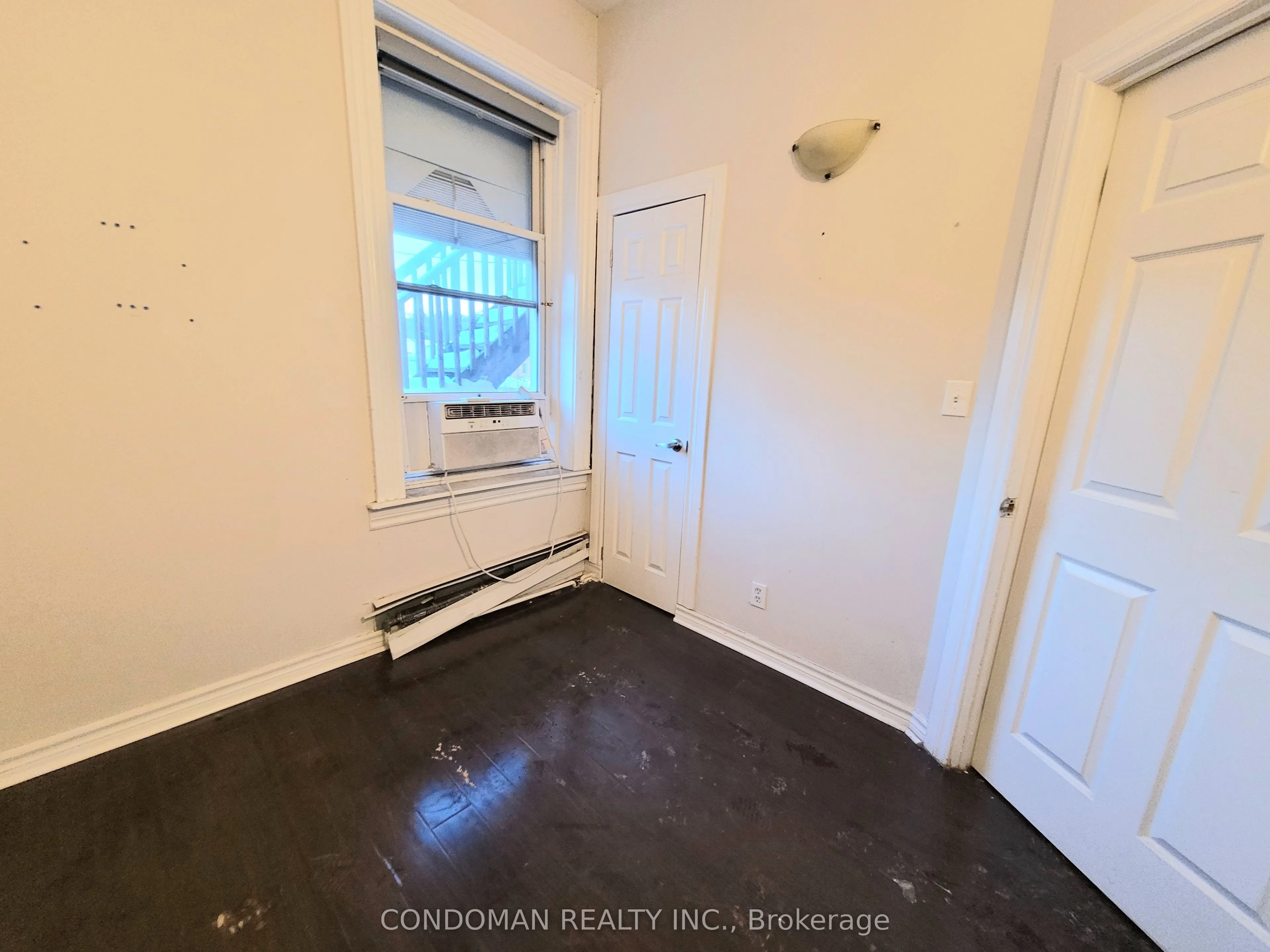 135 John Street S #4