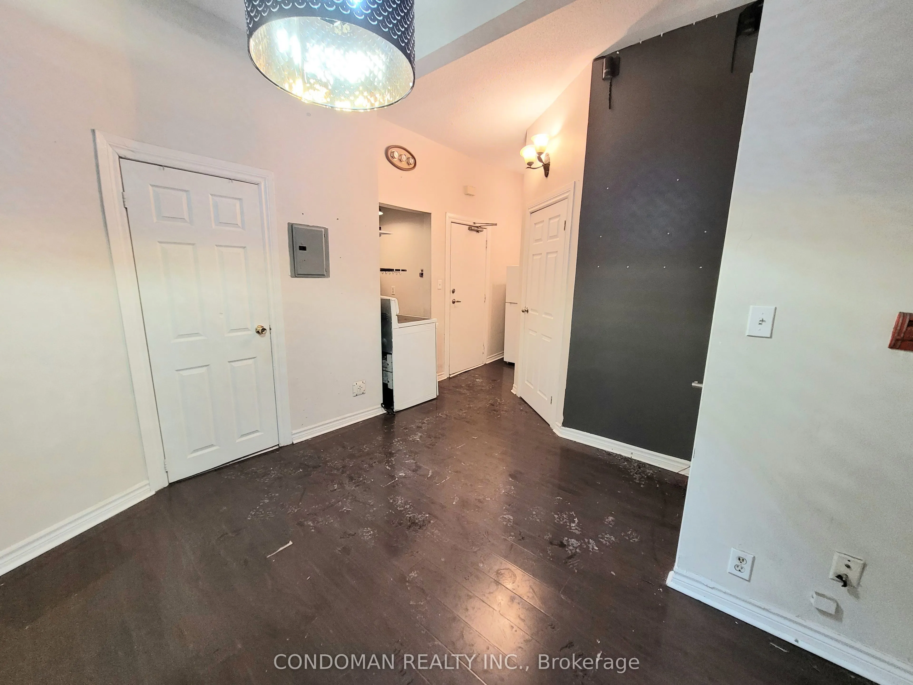 135 John Street S #4