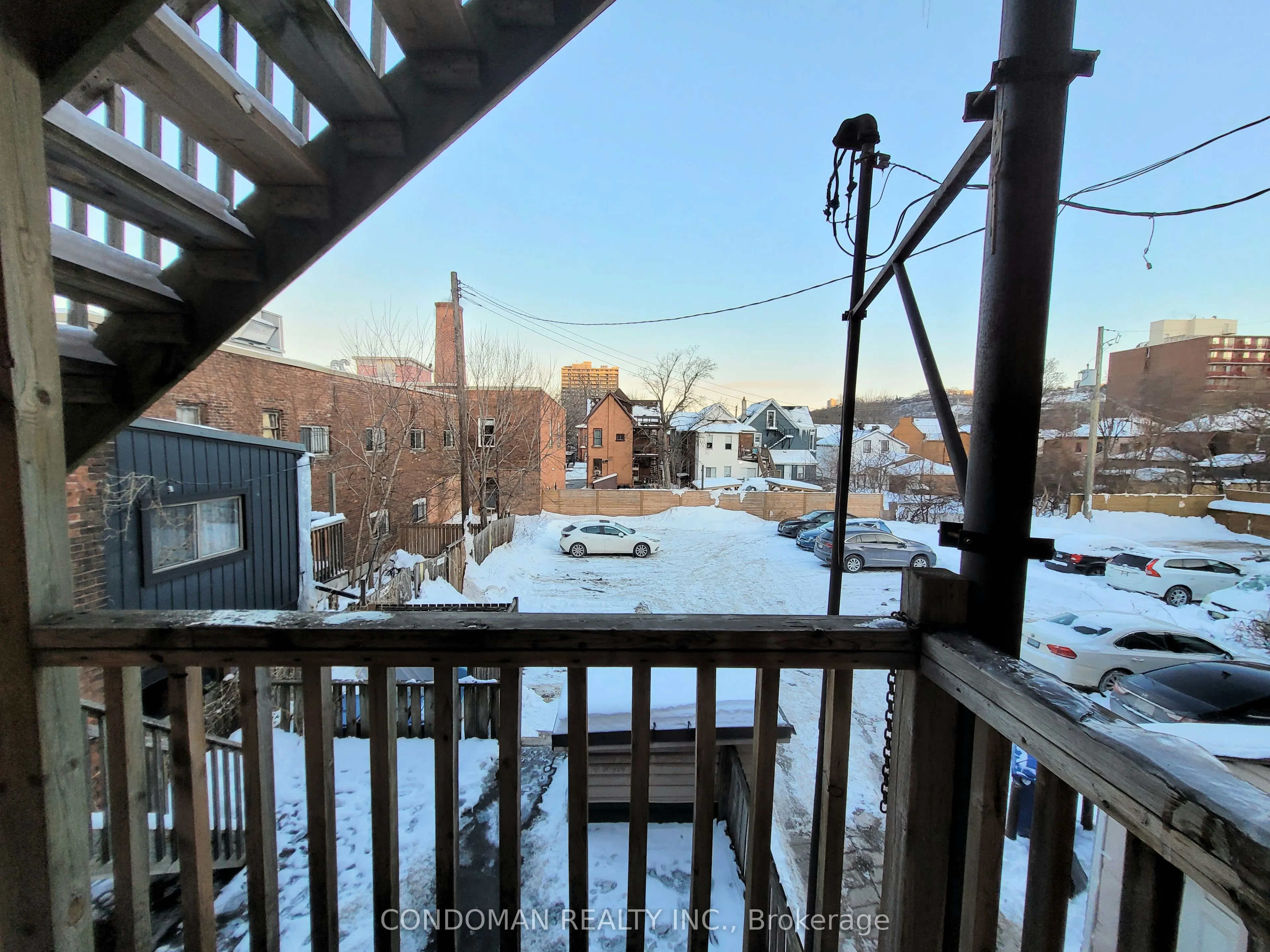 135 John Street S #4
