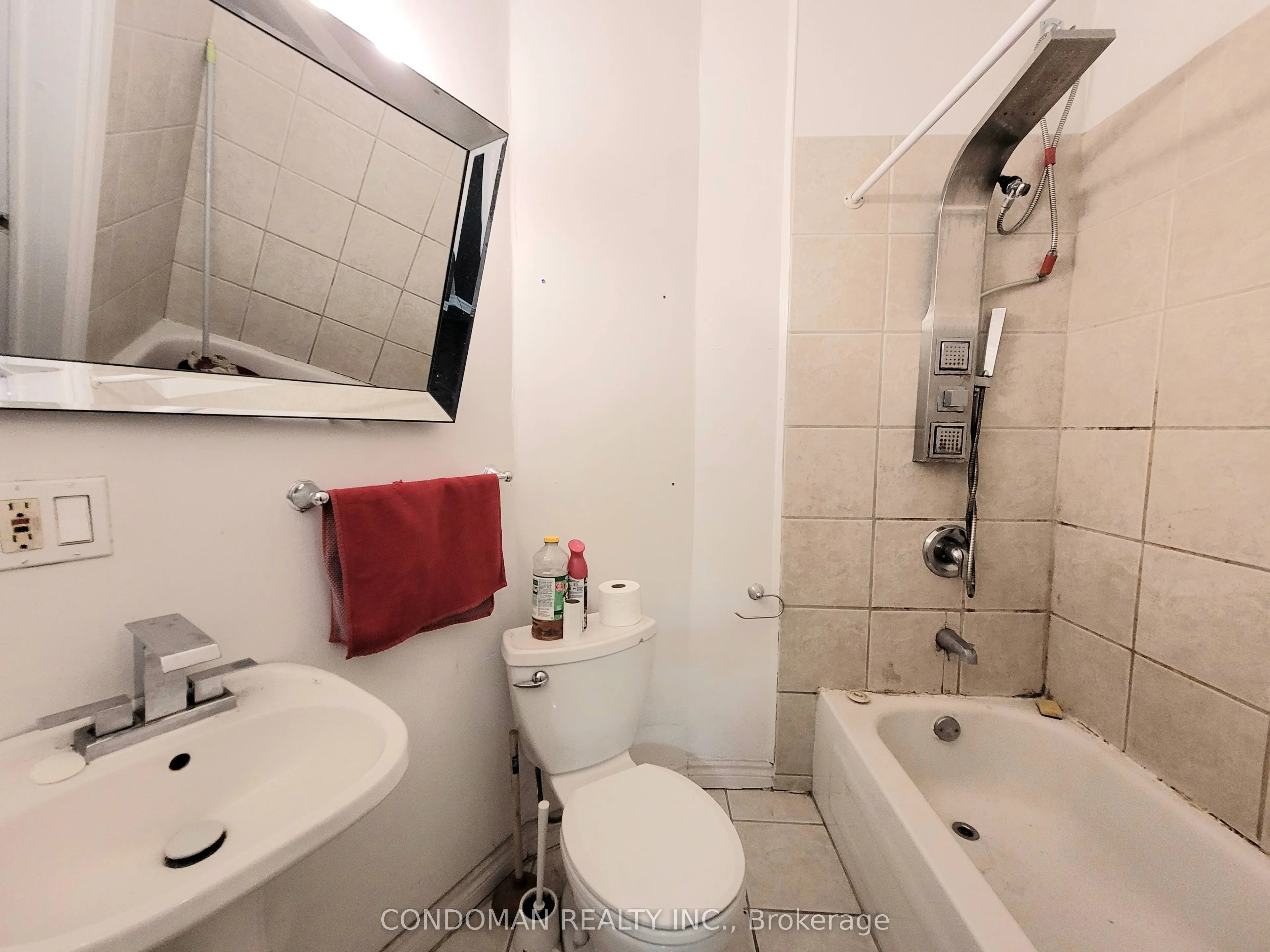 135 John Street S #4
