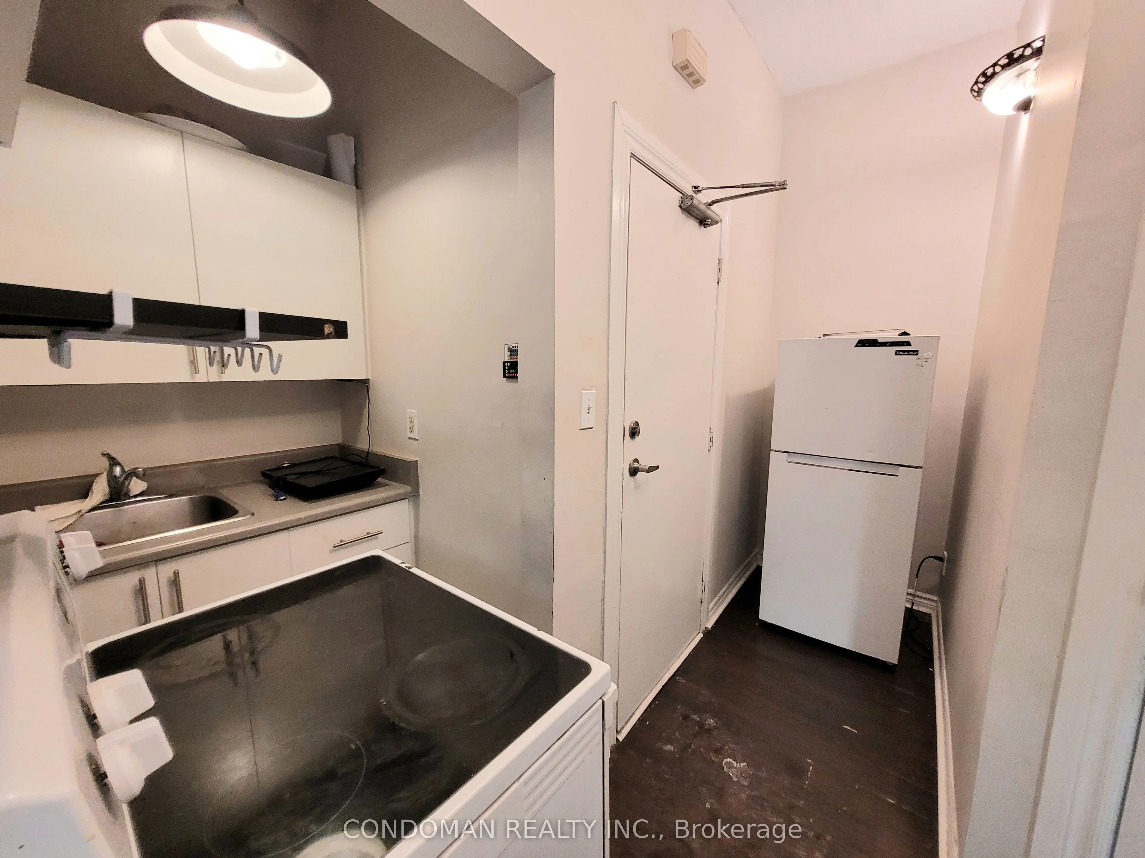 135 John Street S #4
