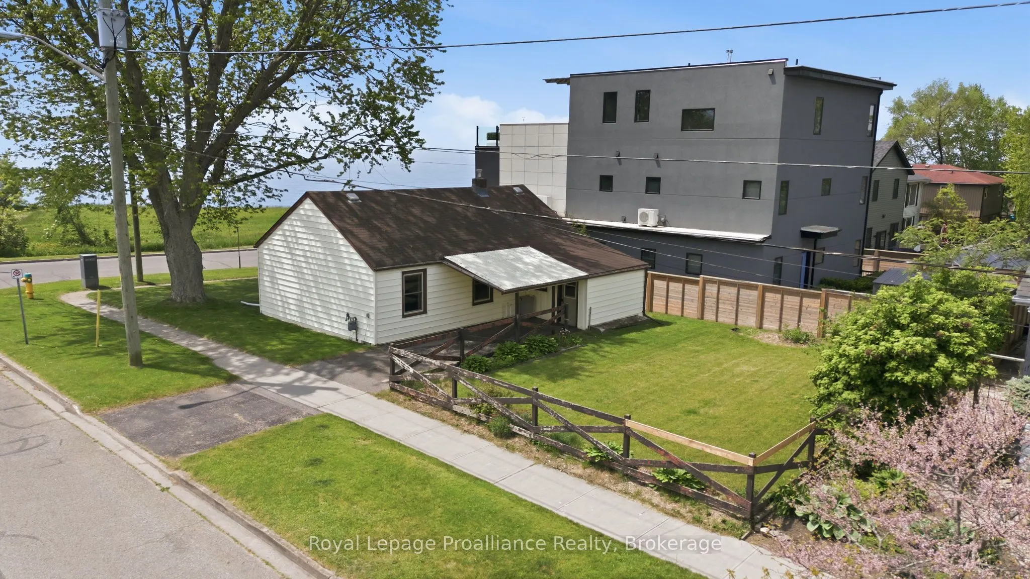 478 Monk Street