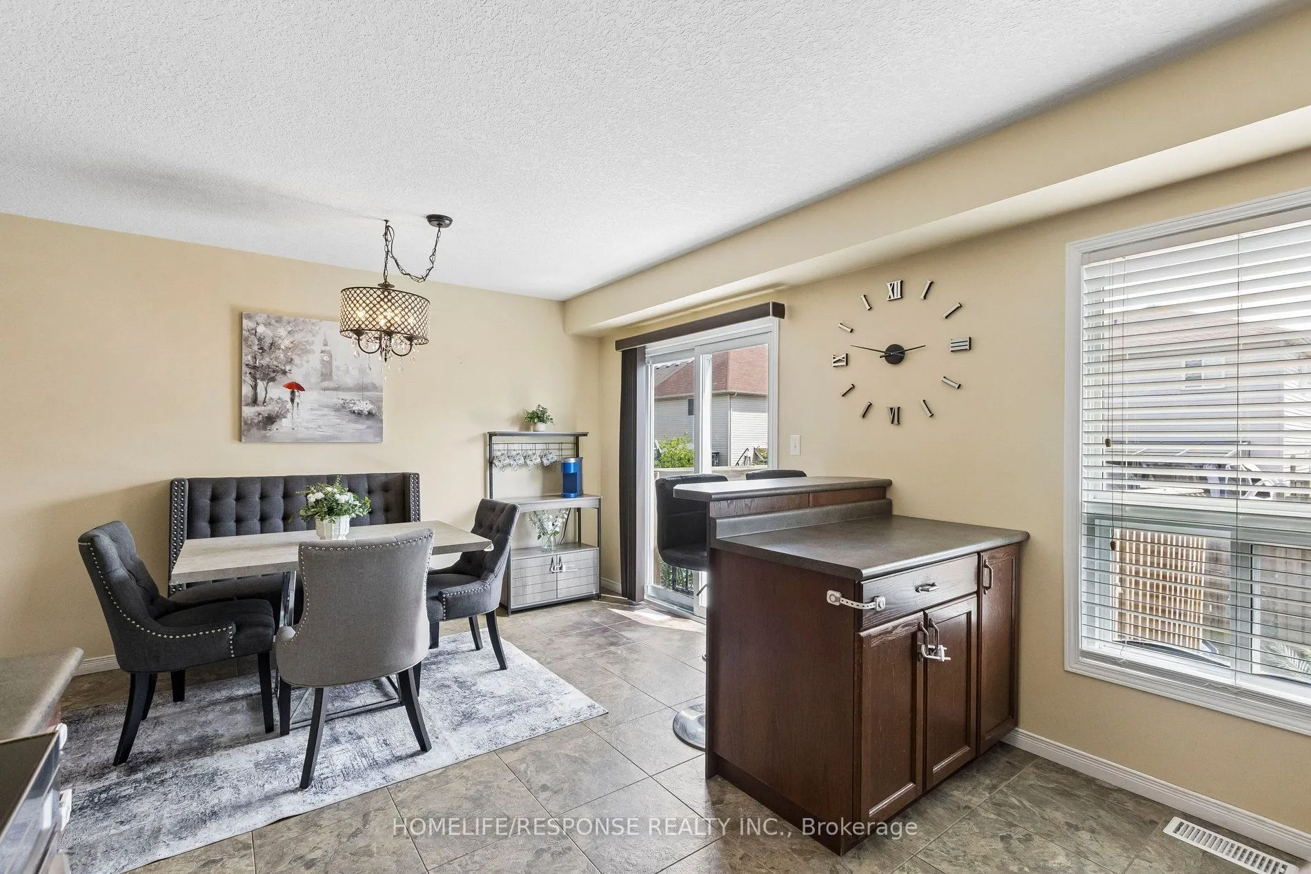 222 SOPHIA Crescent