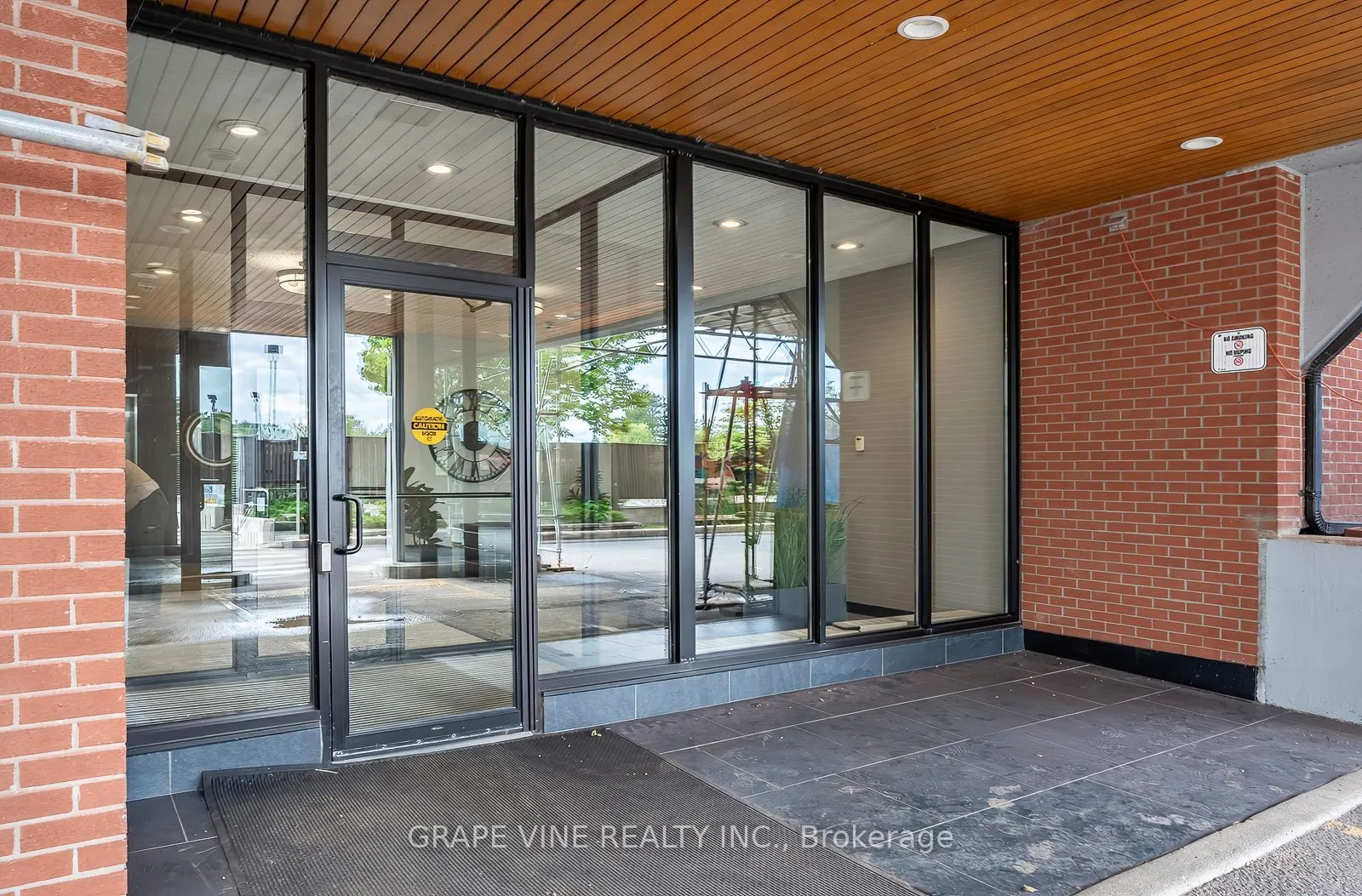 2951 Riverside Drive #504