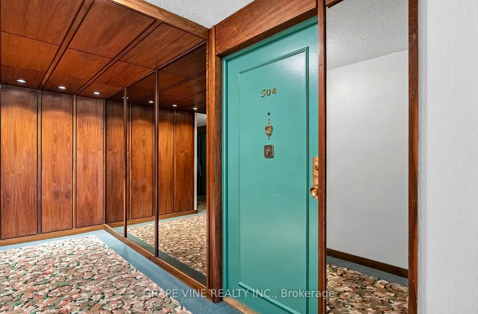 2951 Riverside Drive #504