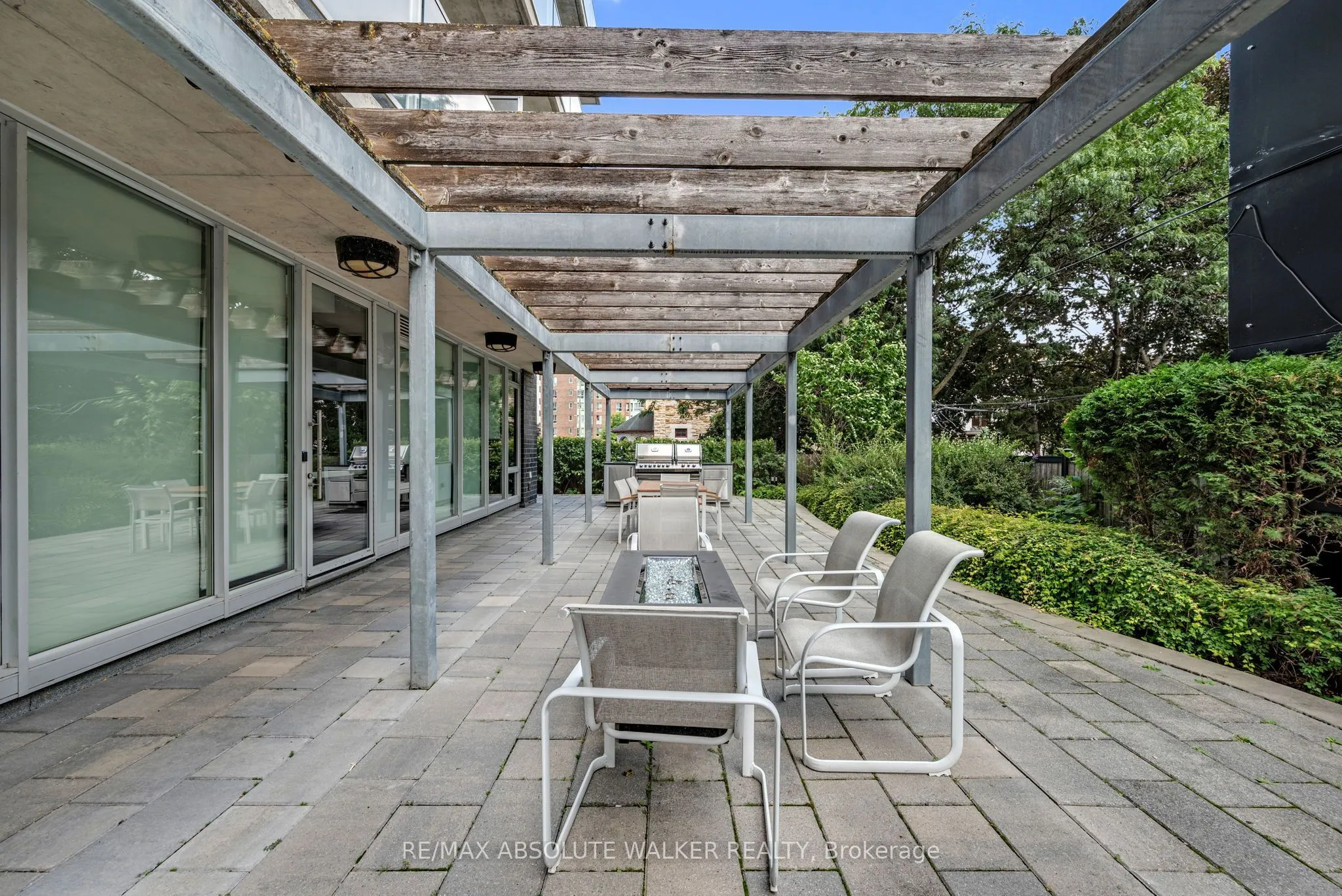 300 Lisgar Street #810
