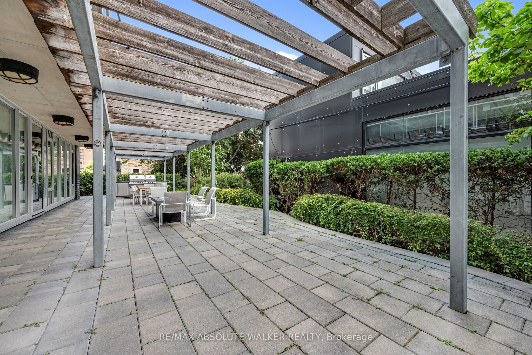 300 Lisgar Street #810
