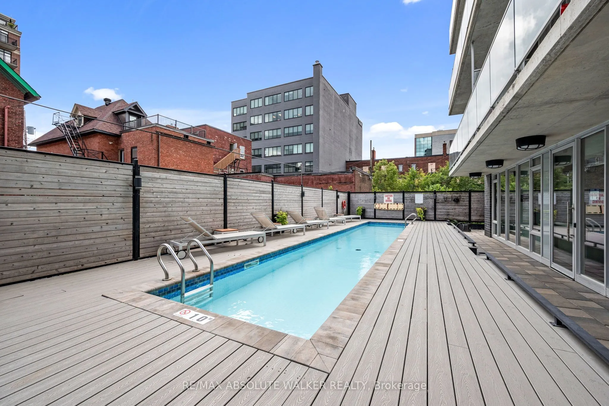 300 Lisgar Street #810