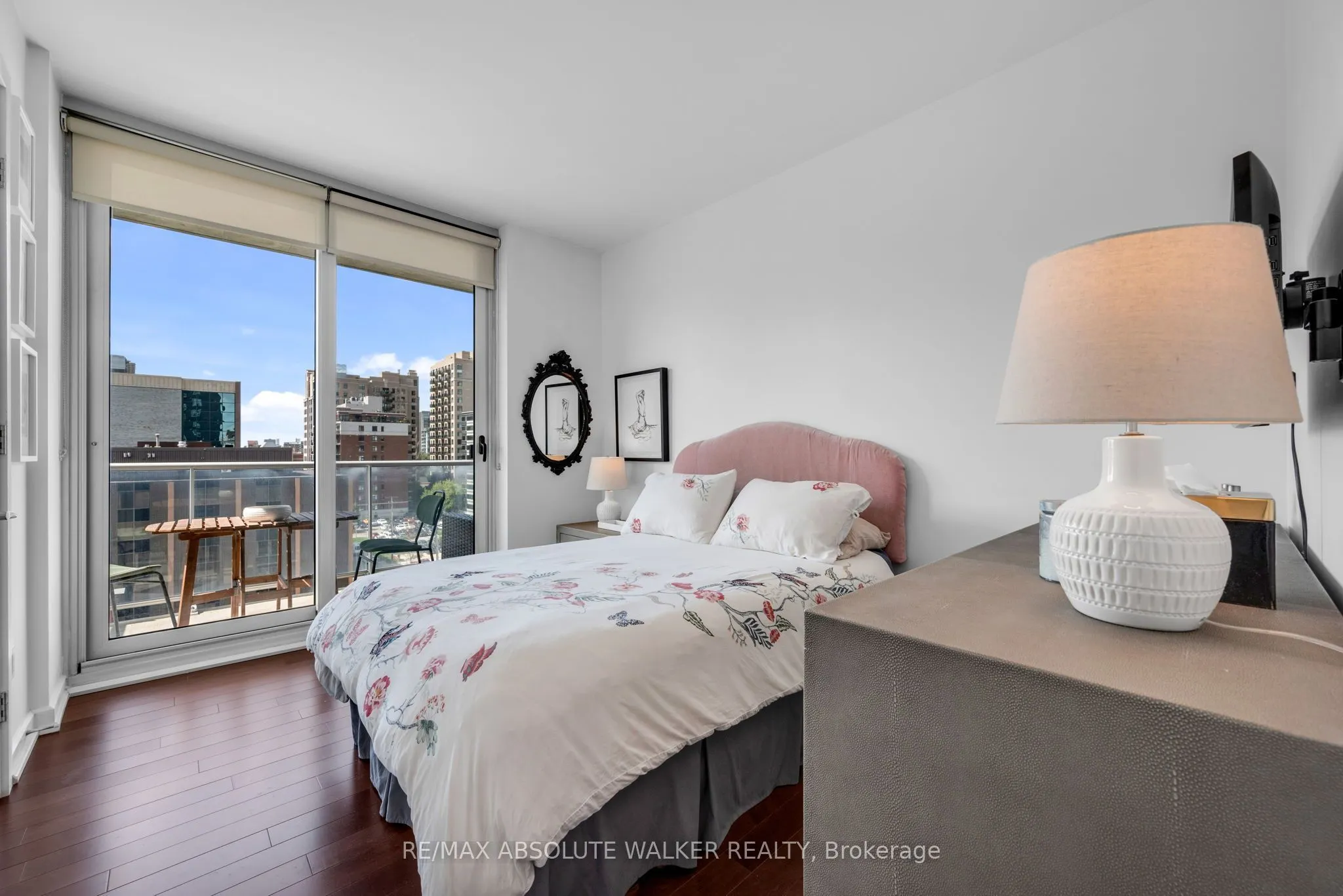300 Lisgar Street #810