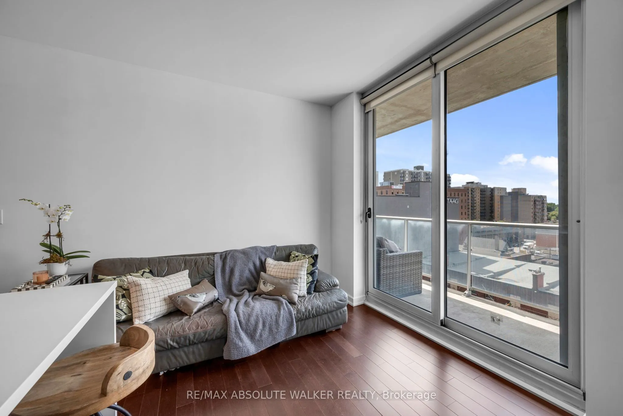 300 Lisgar Street #810