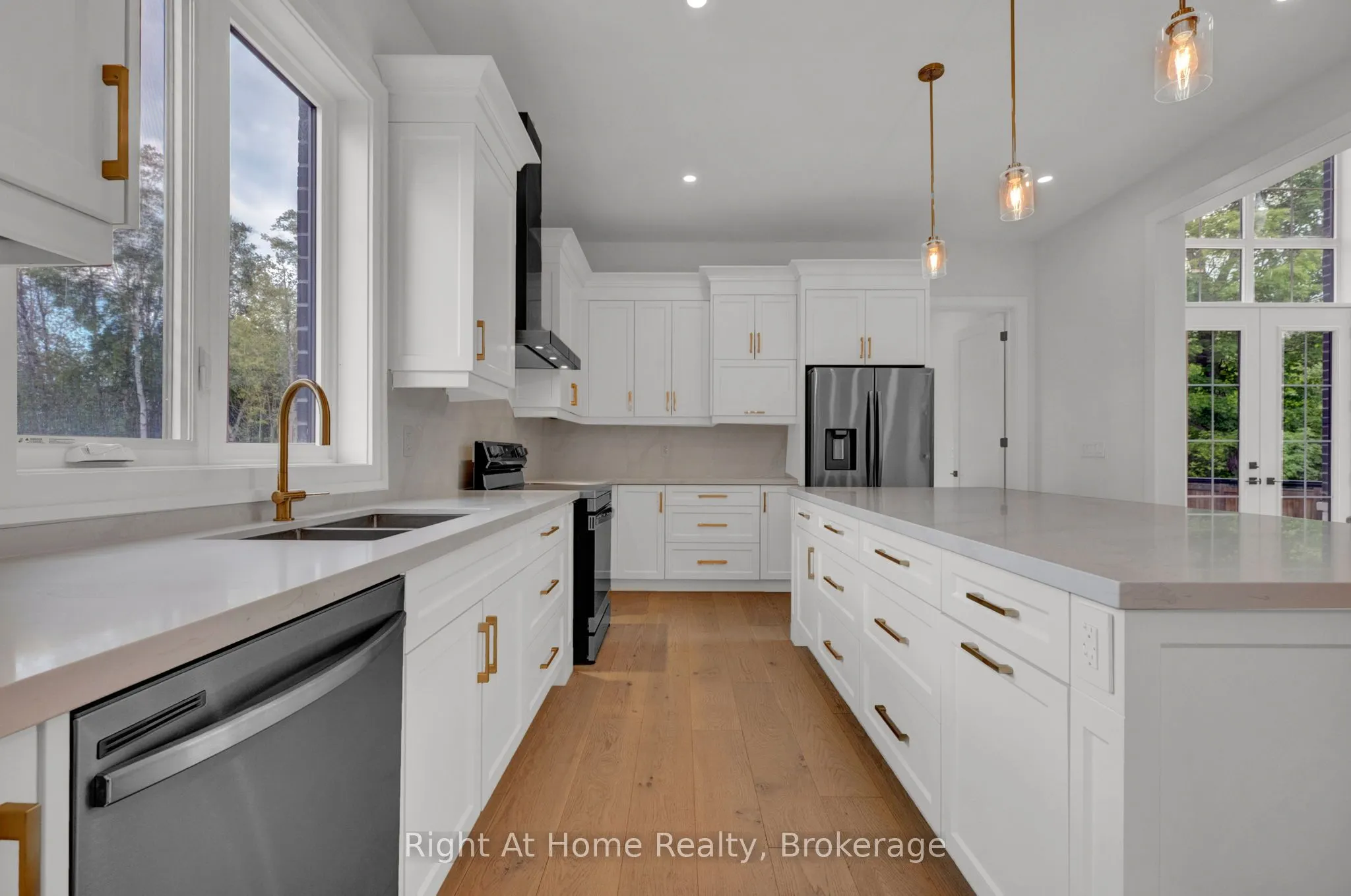 213 Suzanne Mess Boulevard