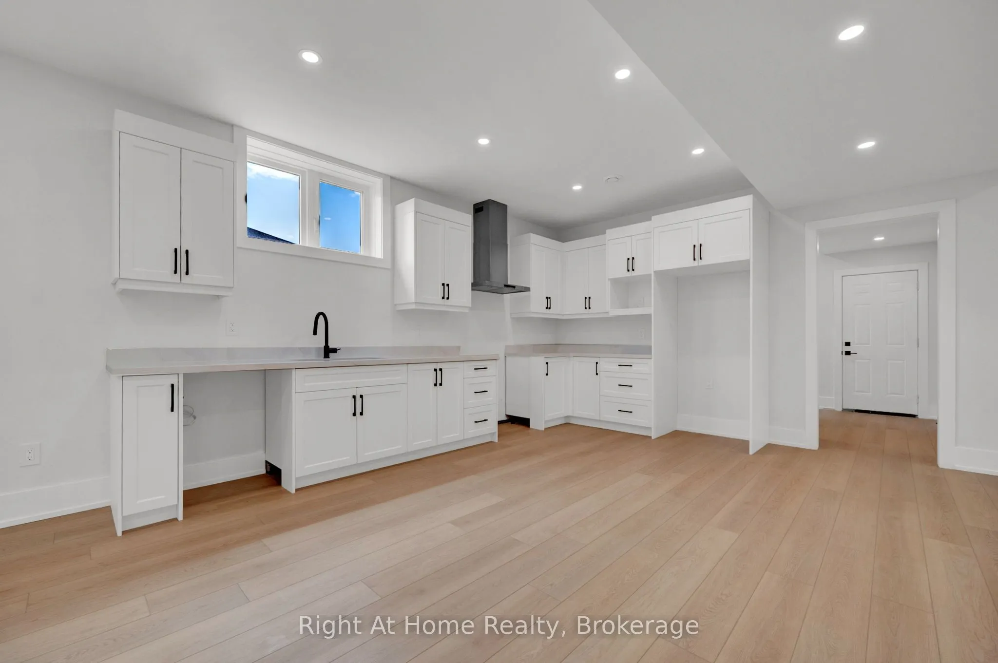 213 Suzanne Mess Boulevard