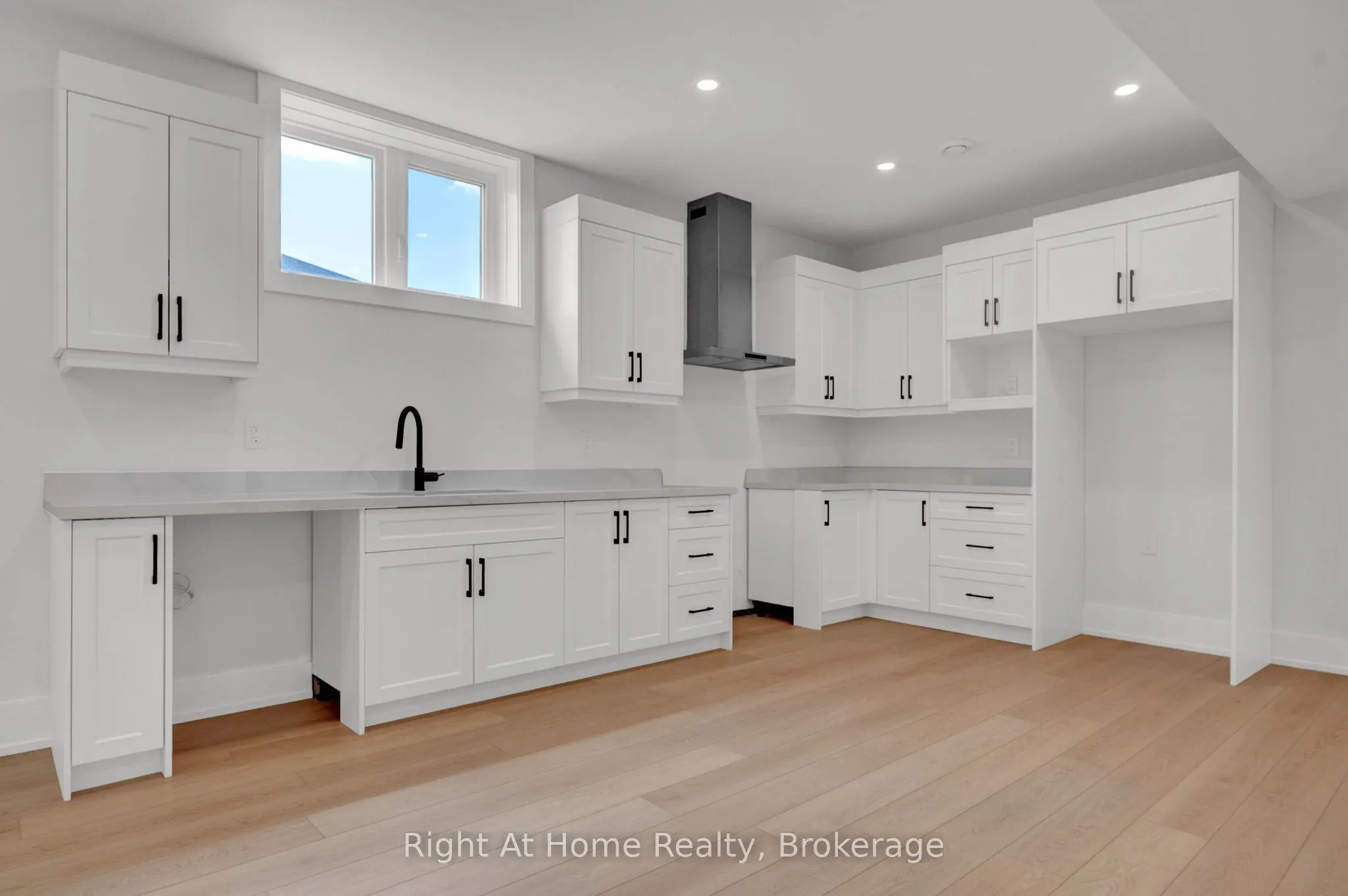 213 Suzanne Mess Boulevard