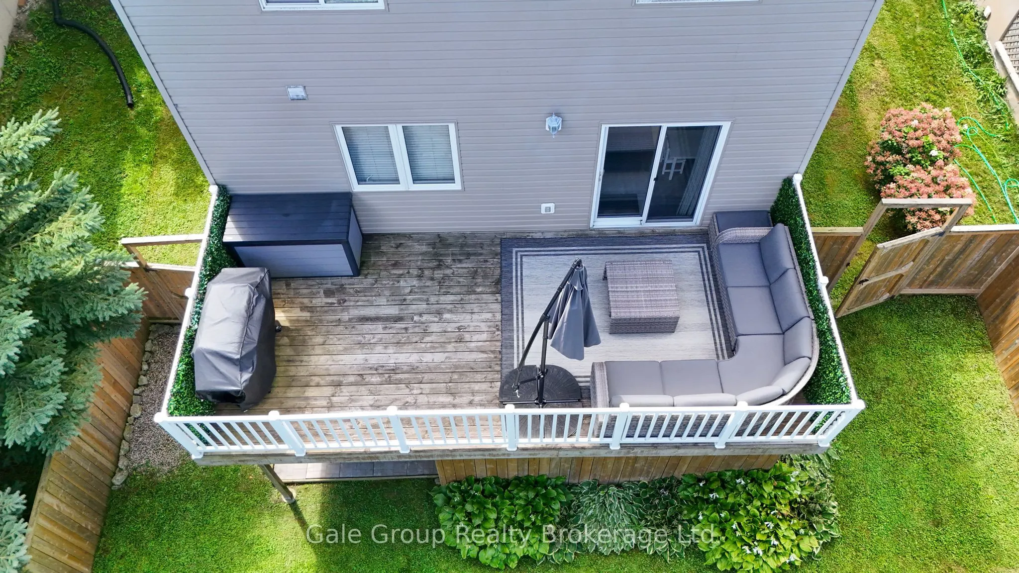 216 Thames Street N
