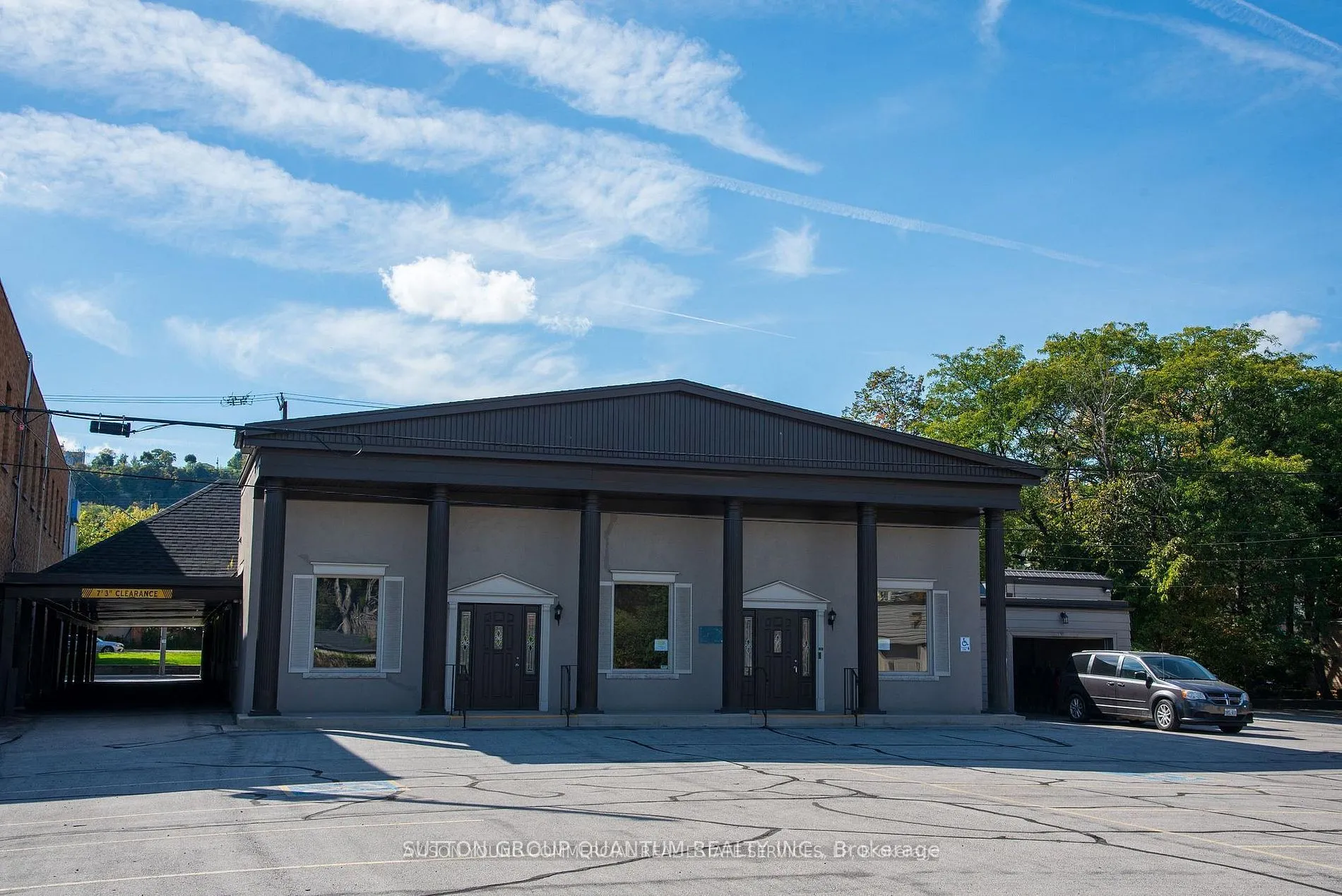 615 Main Street E