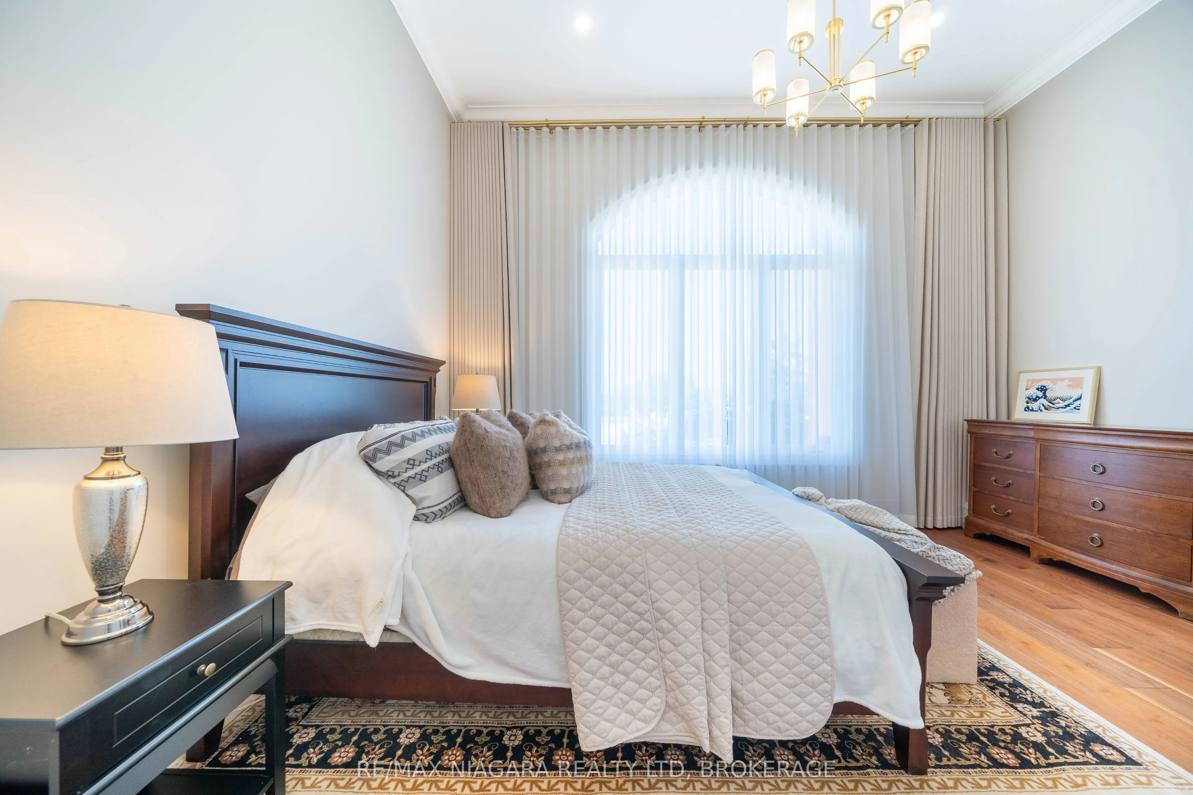 327 Queenston Road