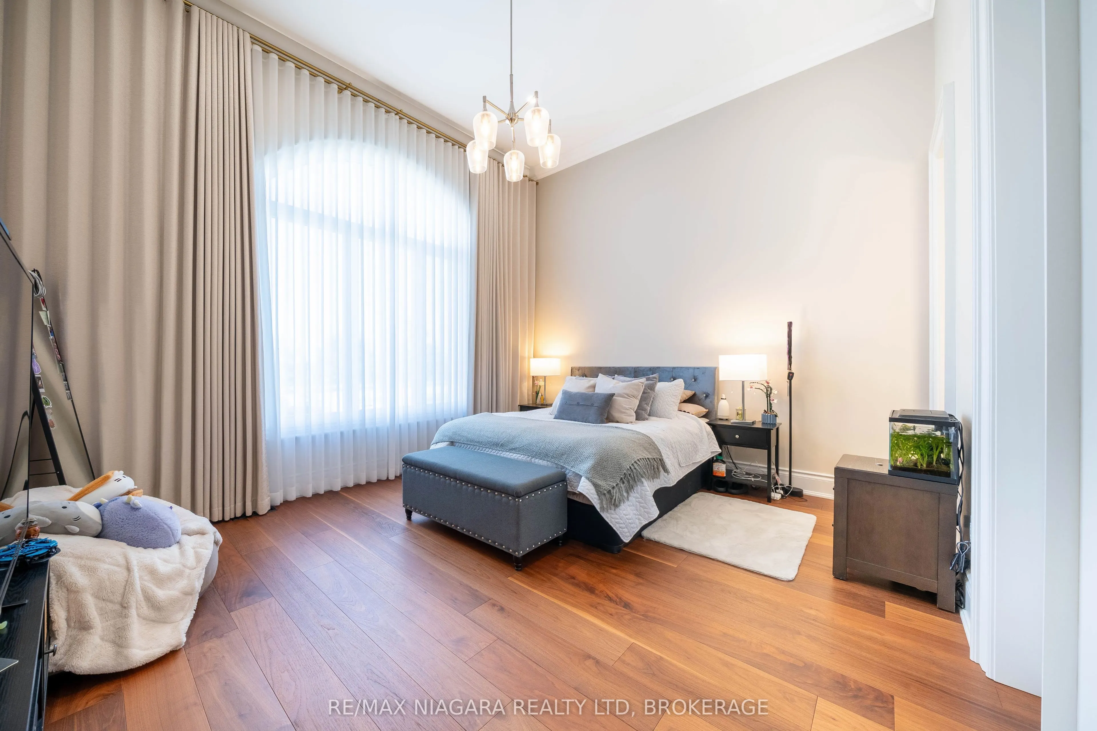 327 Queenston Road