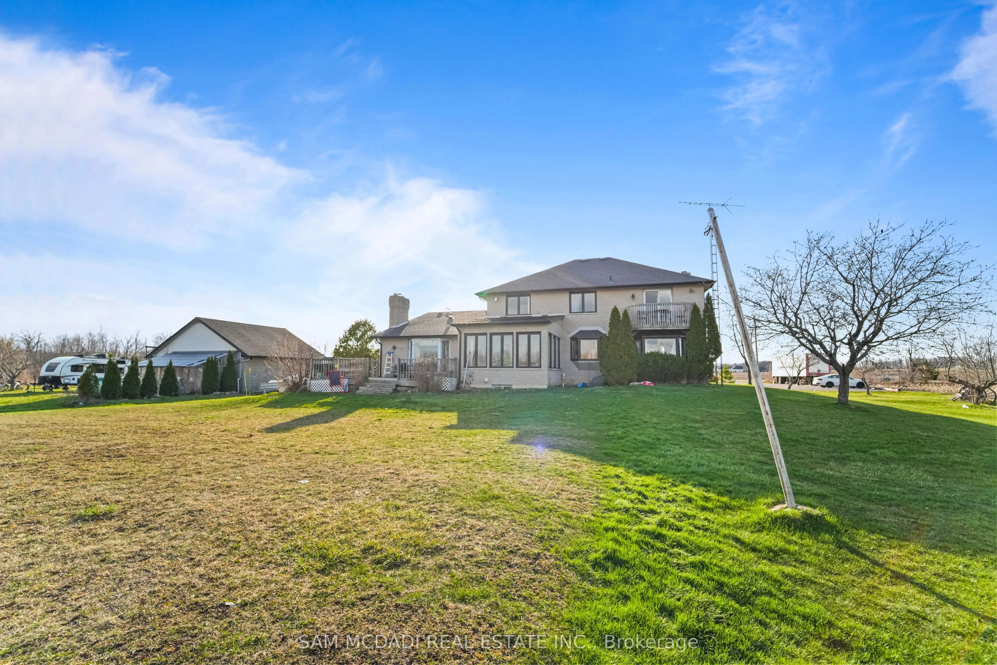 225 Park Road S